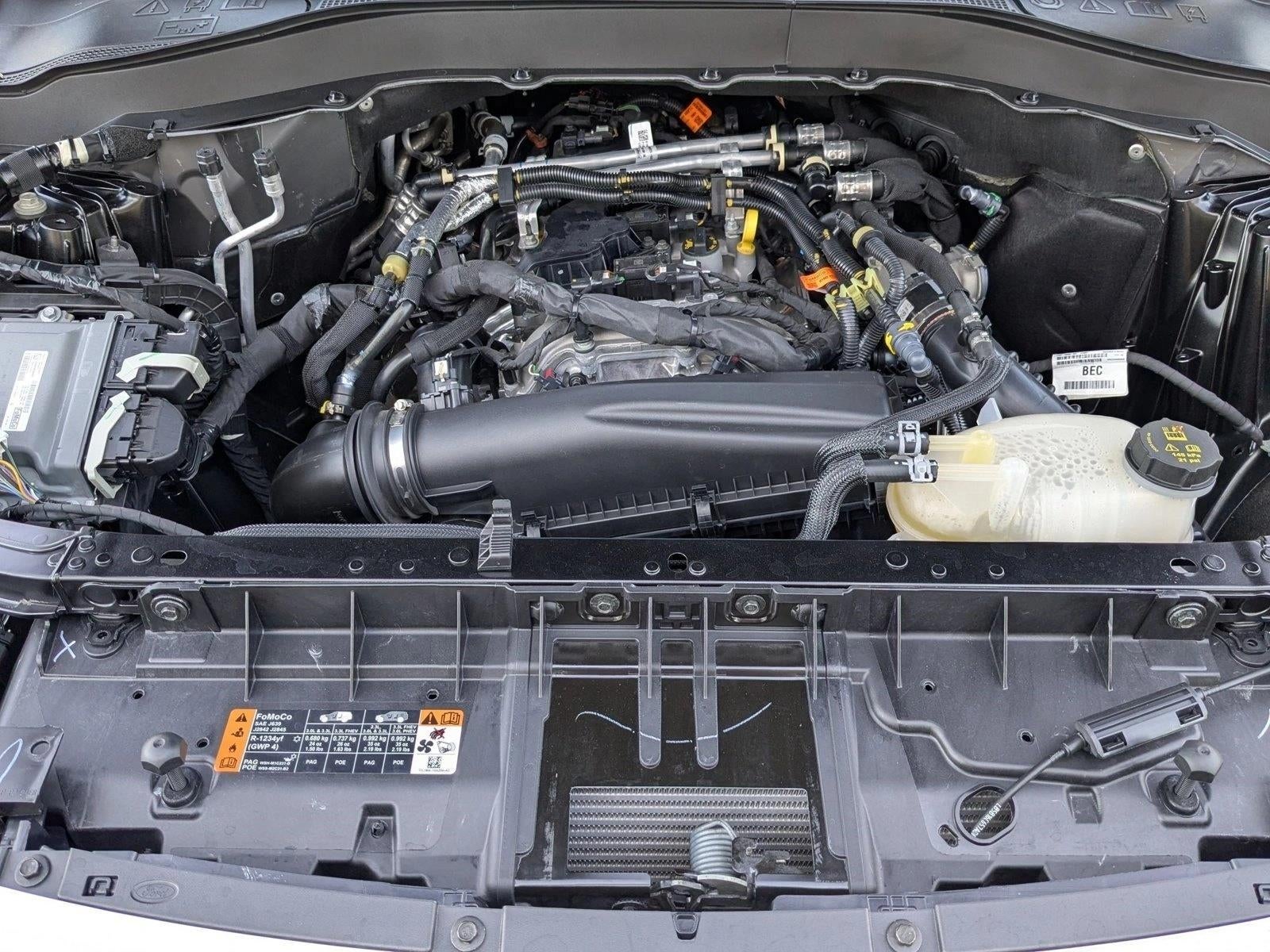 2025 Ford Explorer Active RWD