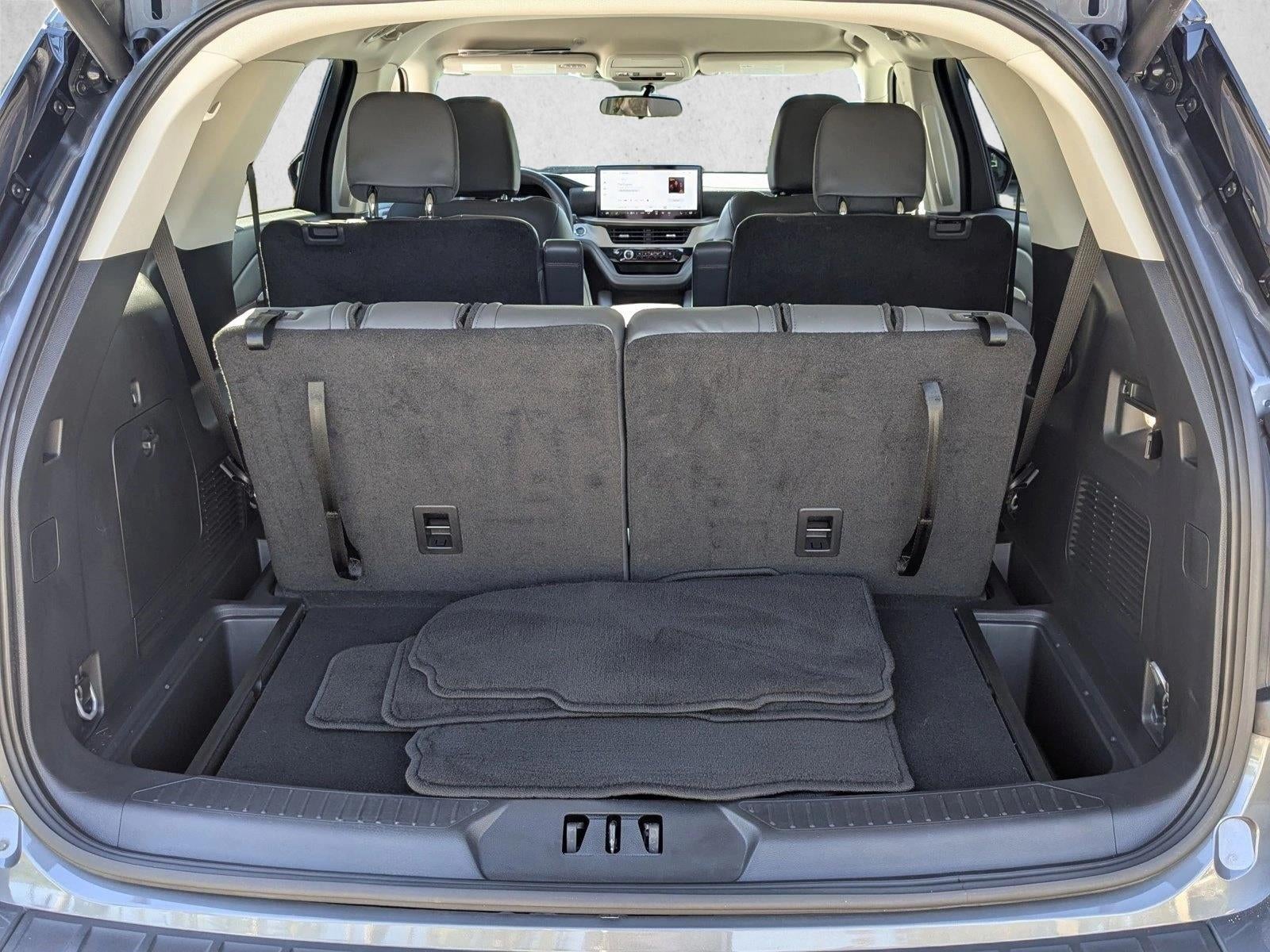 2025 Ford Explorer Active RWD