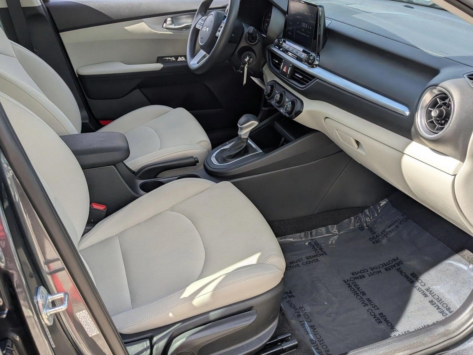 2023 Kia Forte LXS IVT