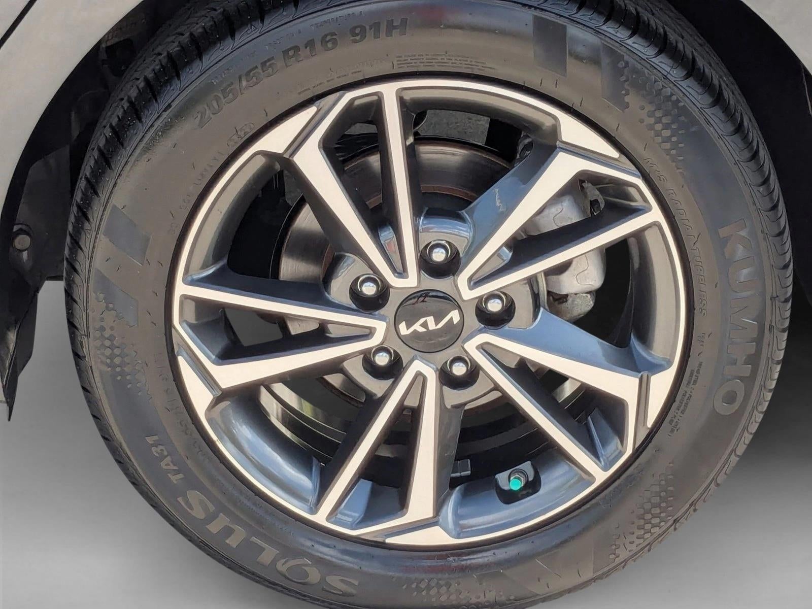 2023 Kia Forte LXS IVT