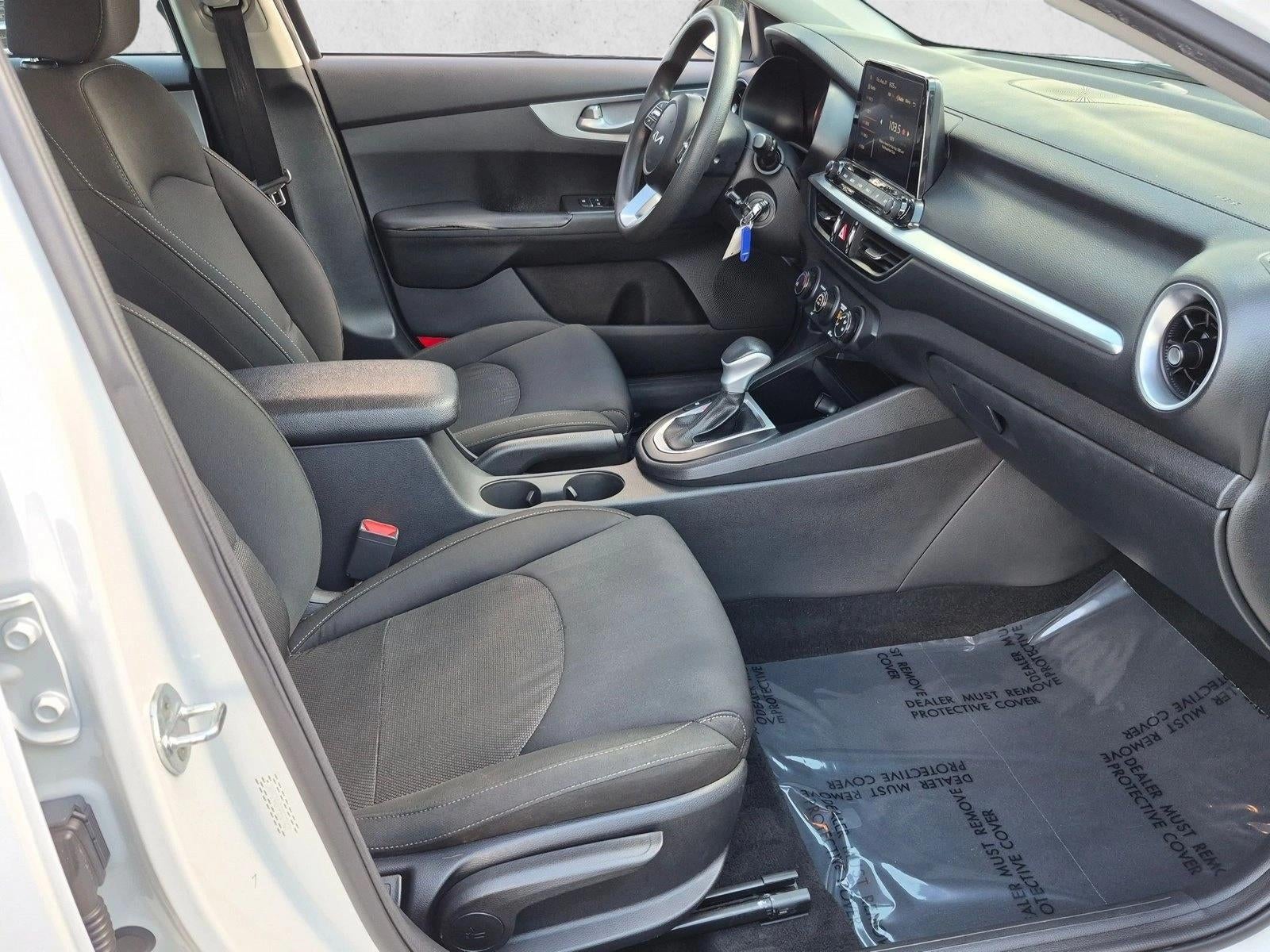 2023 Kia Forte LXS IVT