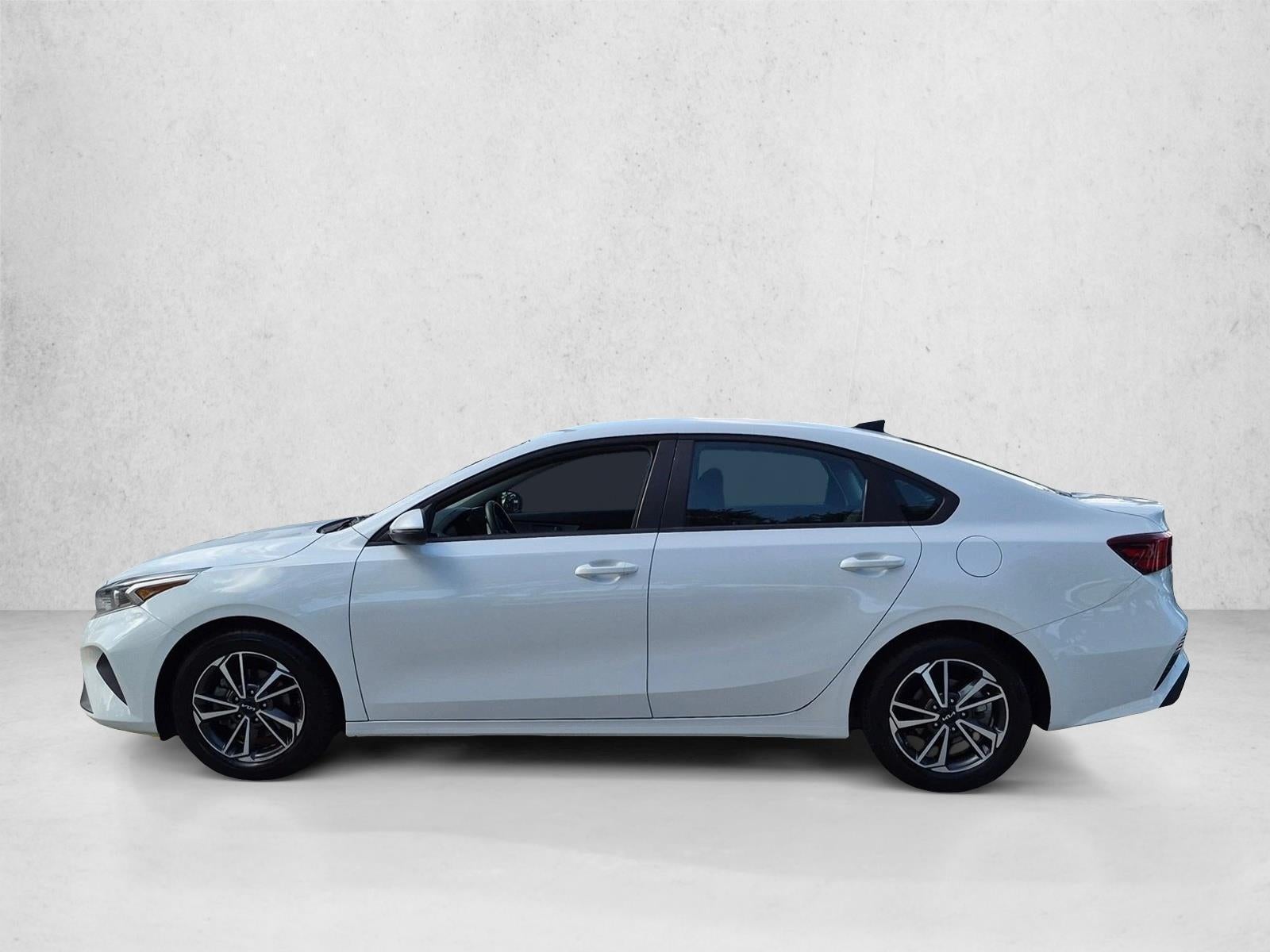 2023 Kia Forte LXS IVT