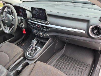 2023 Kia Forte LXS IVT