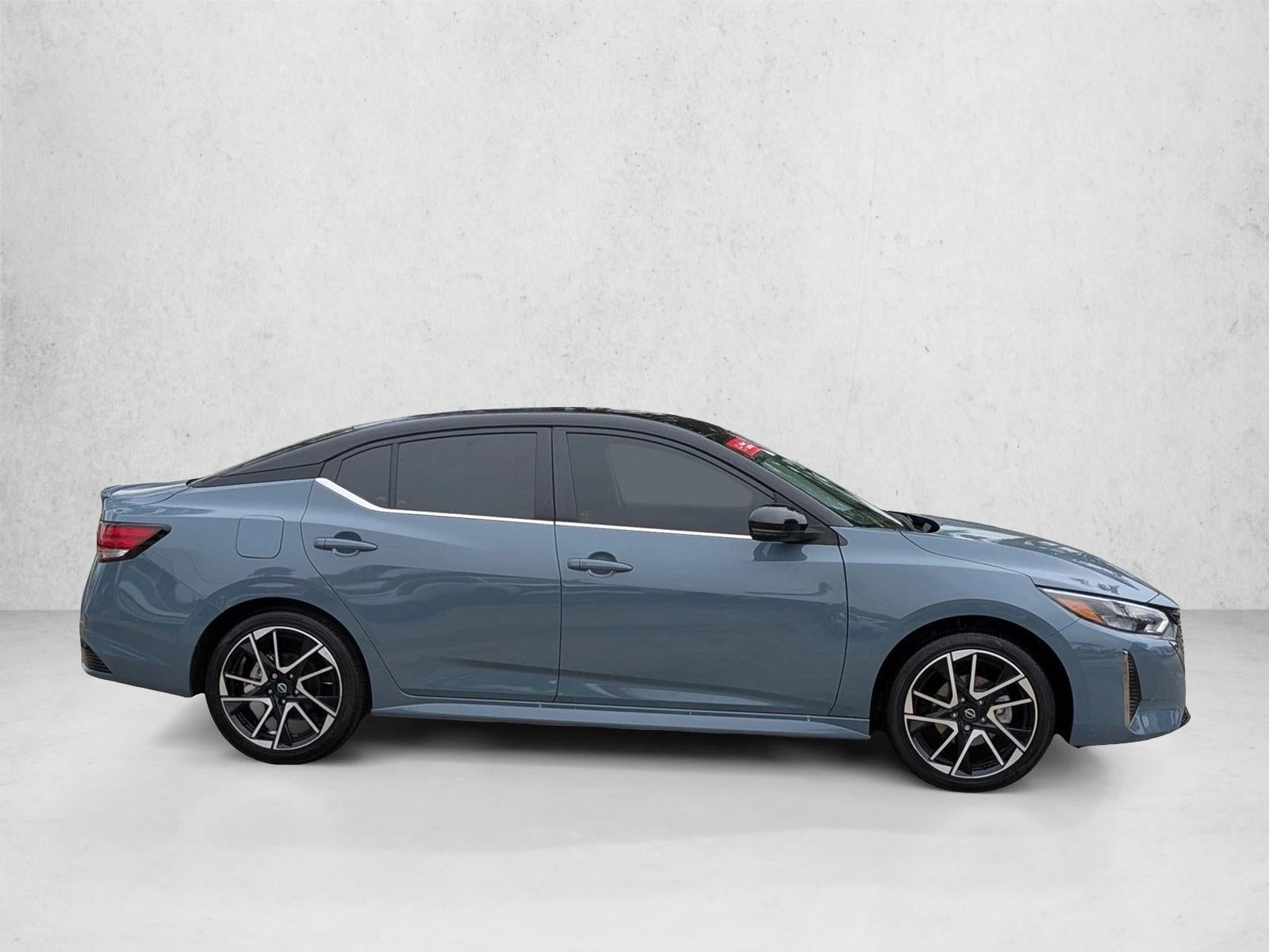 2025 Nissan Sentra SR CVT