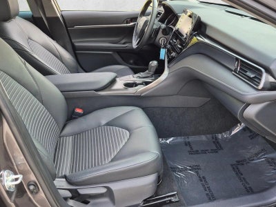 2024 Toyota Camry SE Auto (SE)