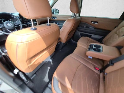 2025 Nissan Pathfinder Platinum 2WD