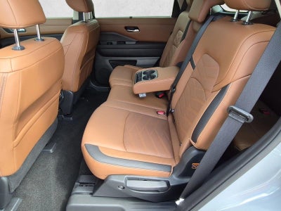 2025 Nissan Pathfinder Platinum 2WD