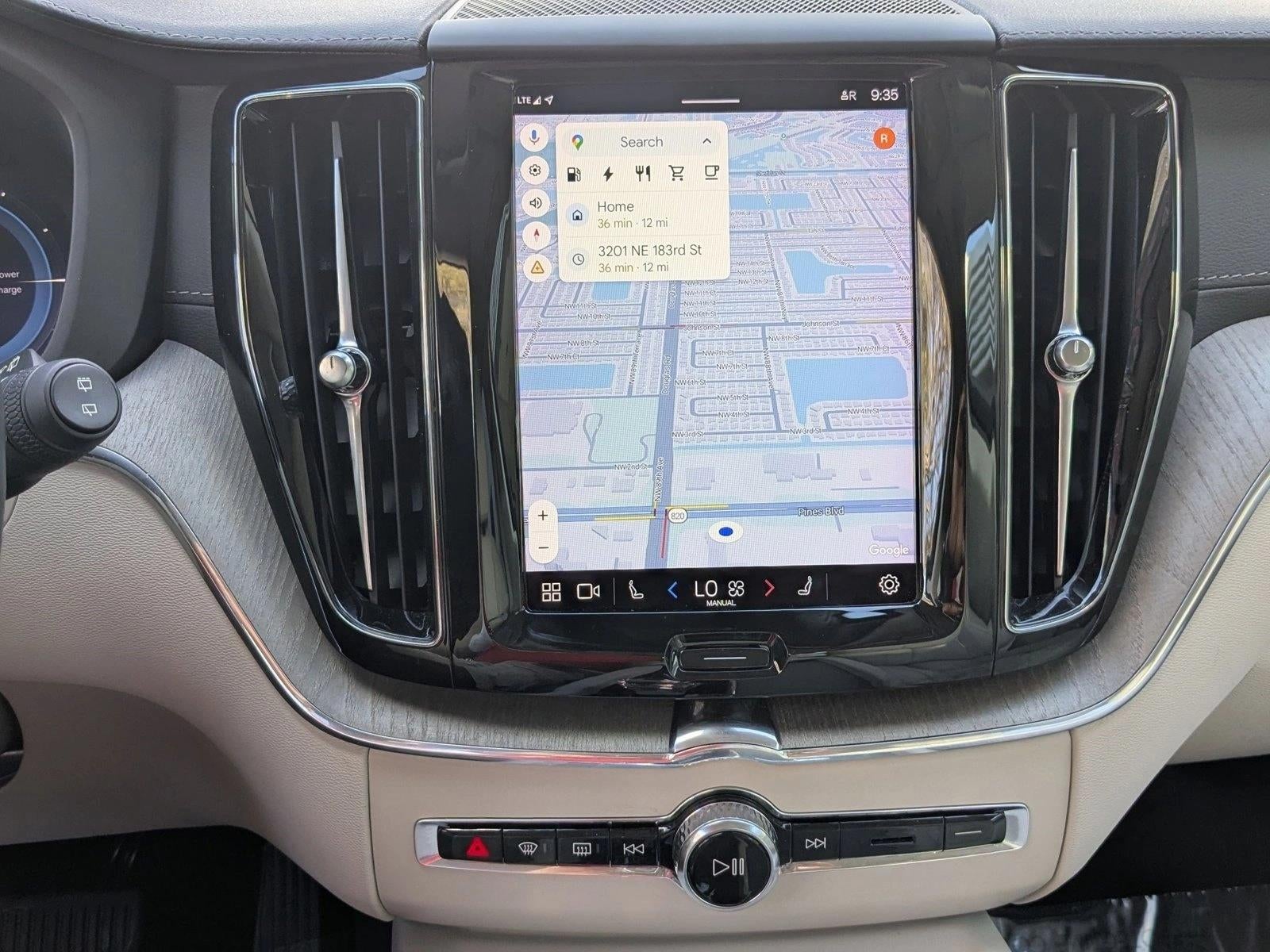 2023 Volvo XC60 Recharge Plug-In Hybrid T8 eAWD PHEV Ultimate Dark Theme