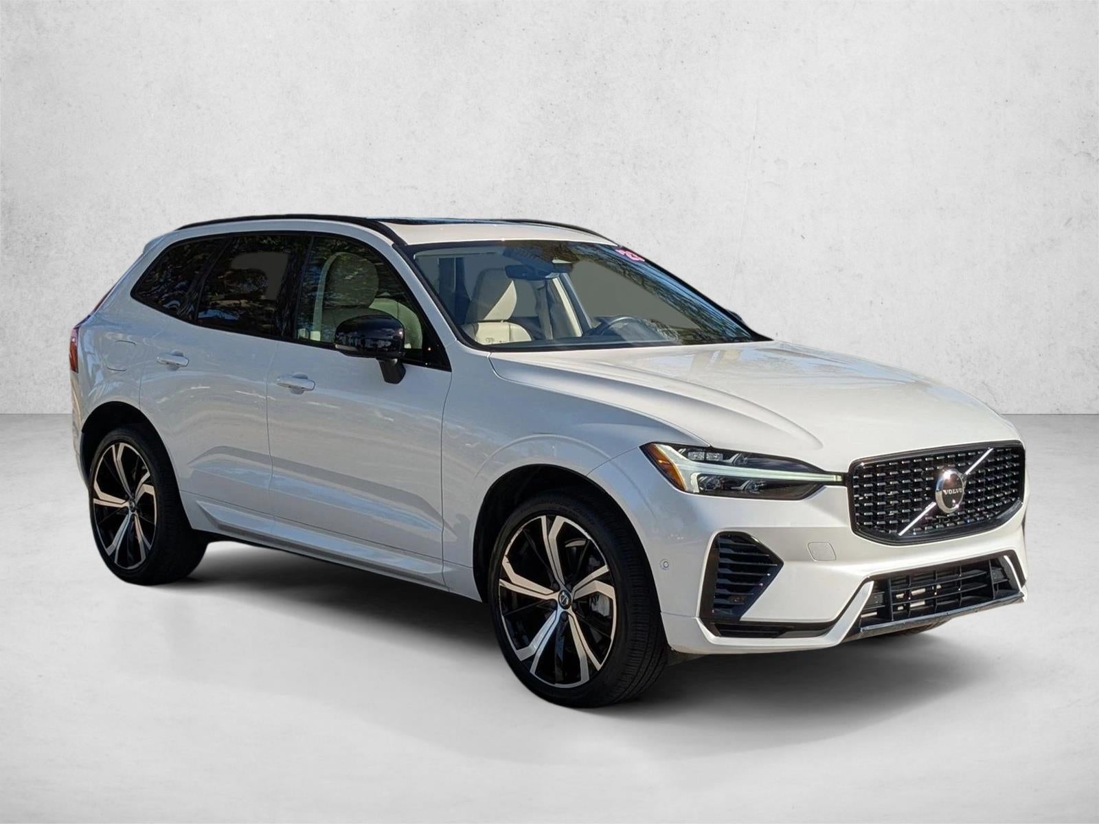 2023 Volvo XC60 Recharge Plug-In Hybrid T8 eAWD PHEV Ultimate Dark Theme