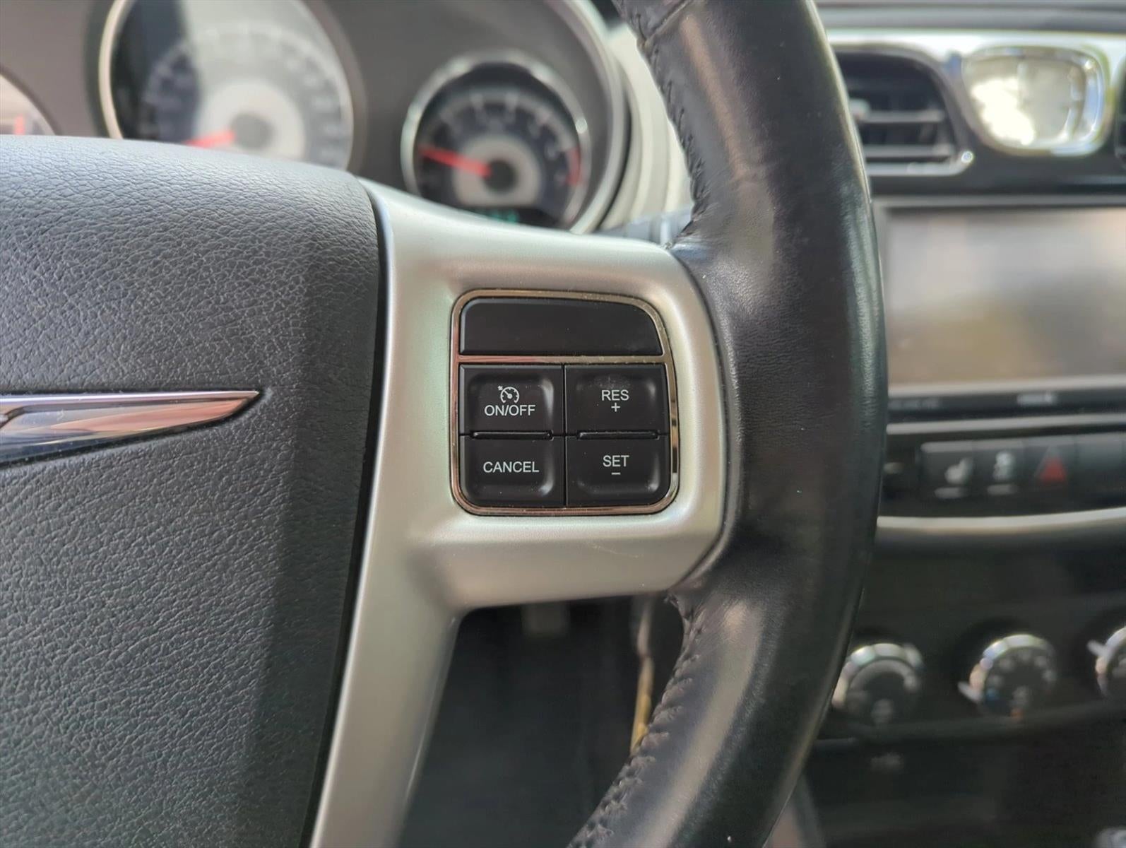 2011 Chrysler 200 4dr Sdn Limited