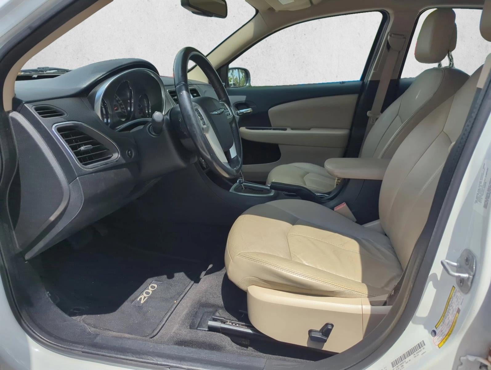 2011 Chrysler 200 4dr Sdn Limited