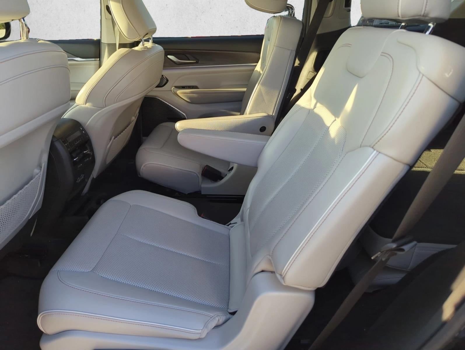 2022 Jeep Grand Cherokee L Overland 4x4