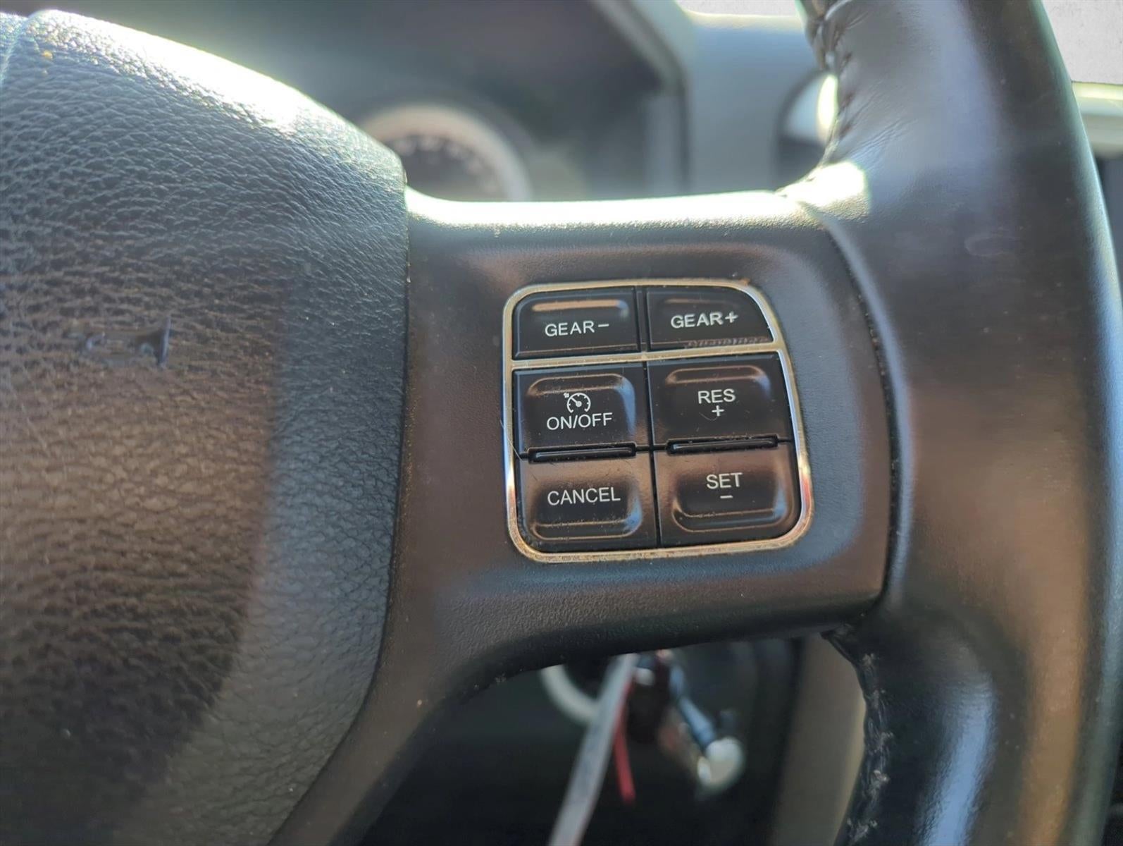 2015 RAM 1500 2WD Crew Cab 5.7 Ft Box Big Horn