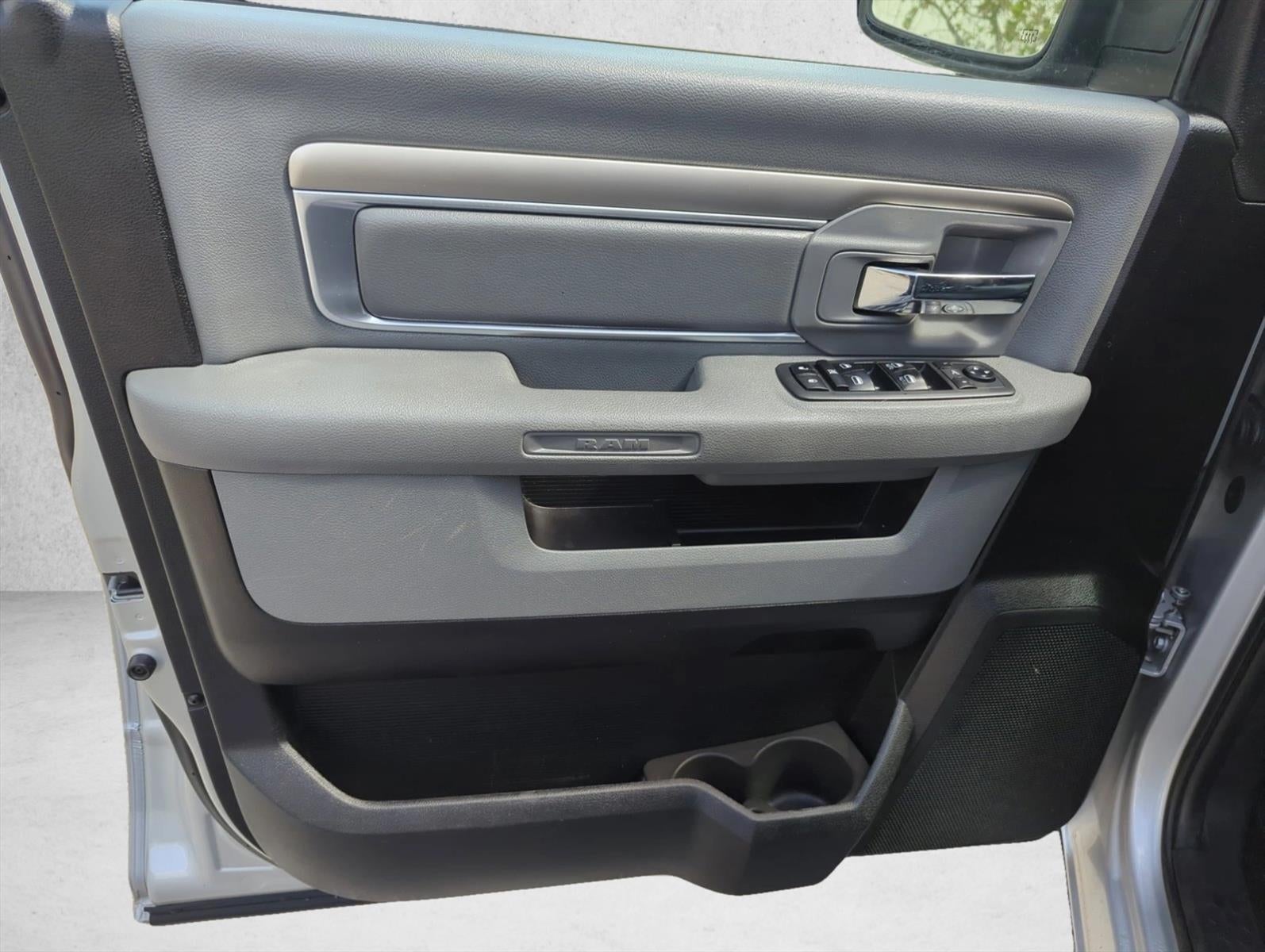 2019 RAM 1500 Classic Big Horn 4x4 Crew Cab 5'7" Box