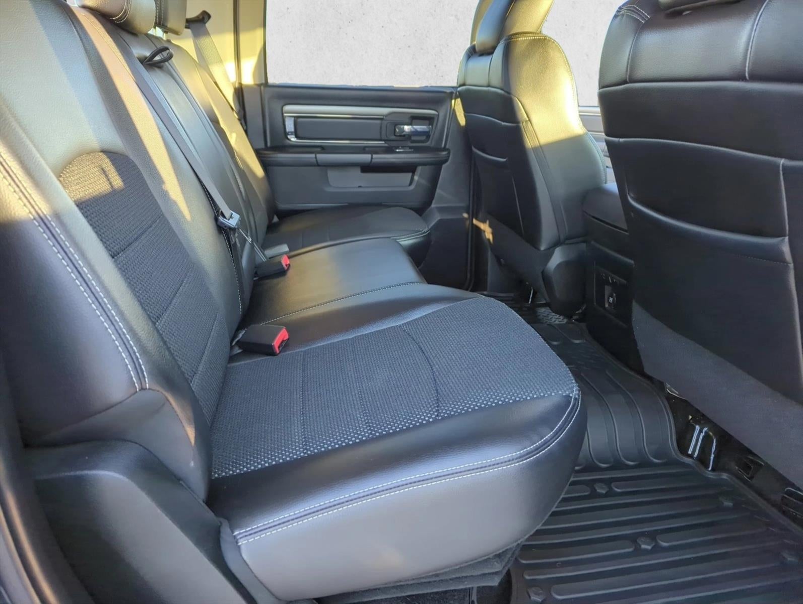 2017 RAM 1500 Night 4x4 Crew Cab 5'7" Box