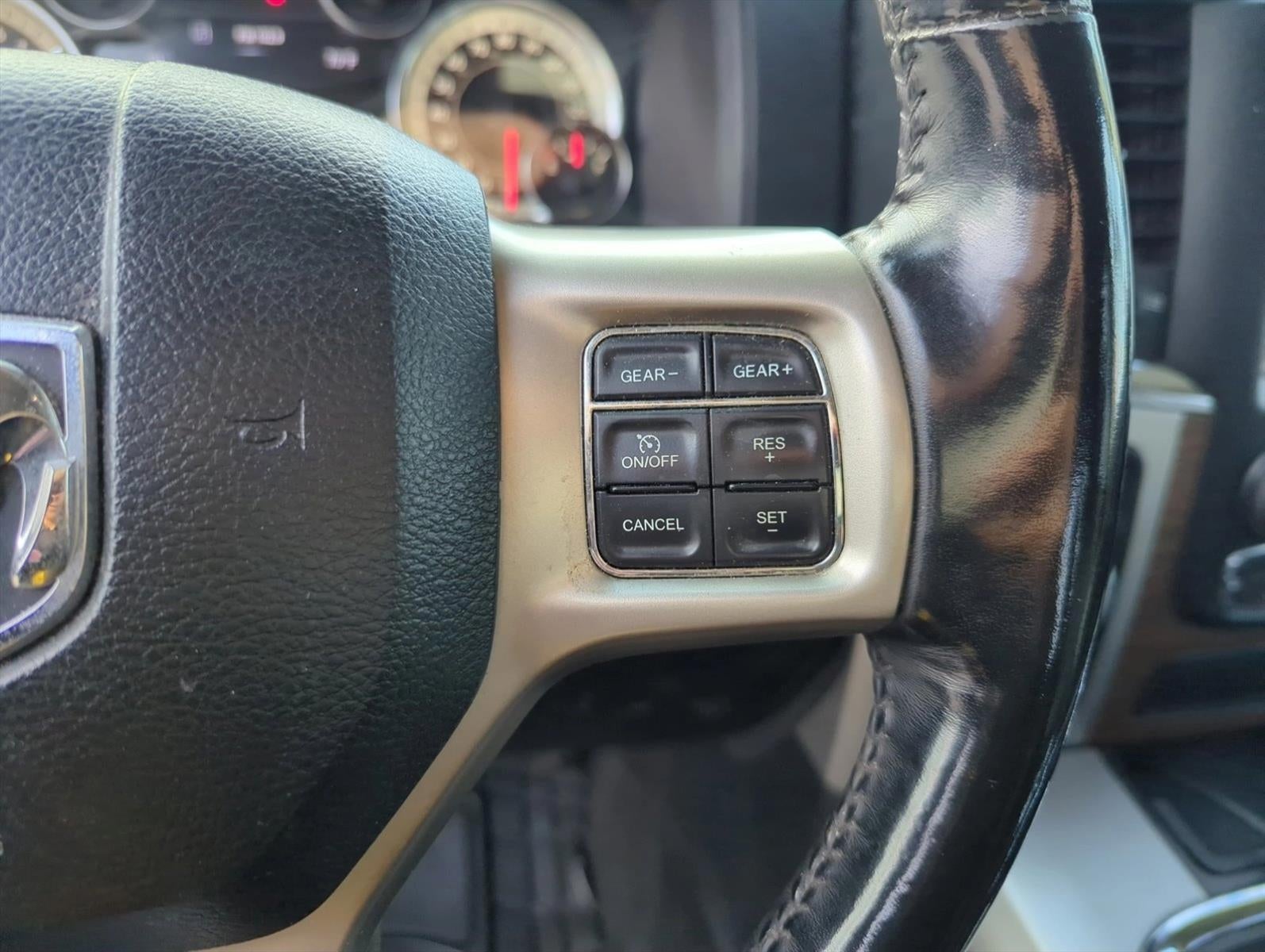 2017 RAM 1500 Laramie 4x4 Crew Cab 6'4" Box