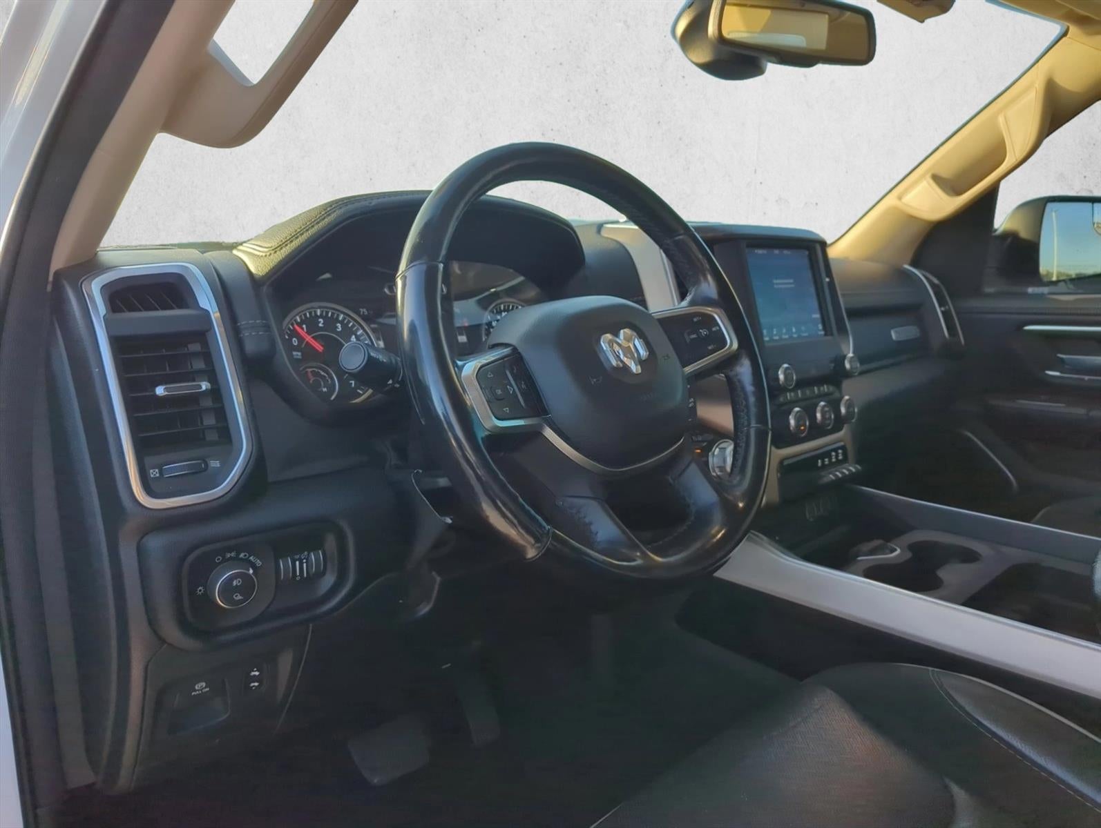 2019 RAM 1500 Laramie 4x4 Crew Cab 5'7" Box