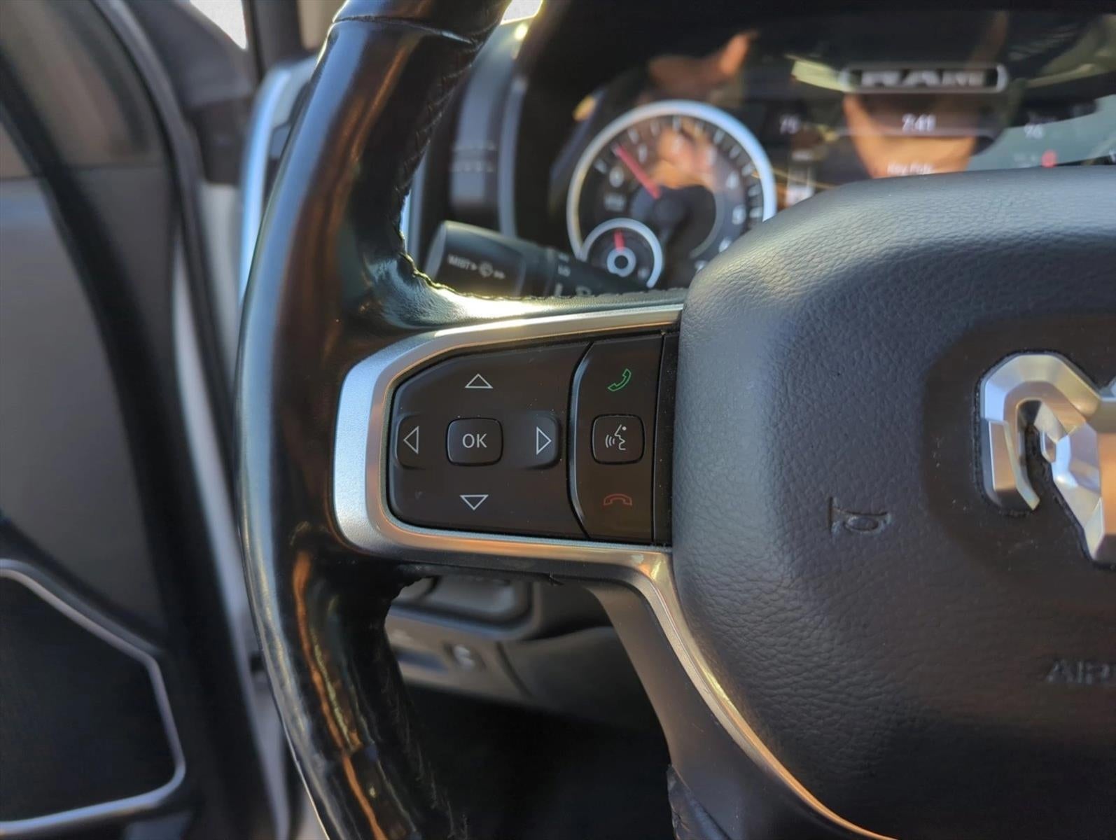 2019 RAM 1500 Laramie 4x4 Crew Cab 5'7" Box