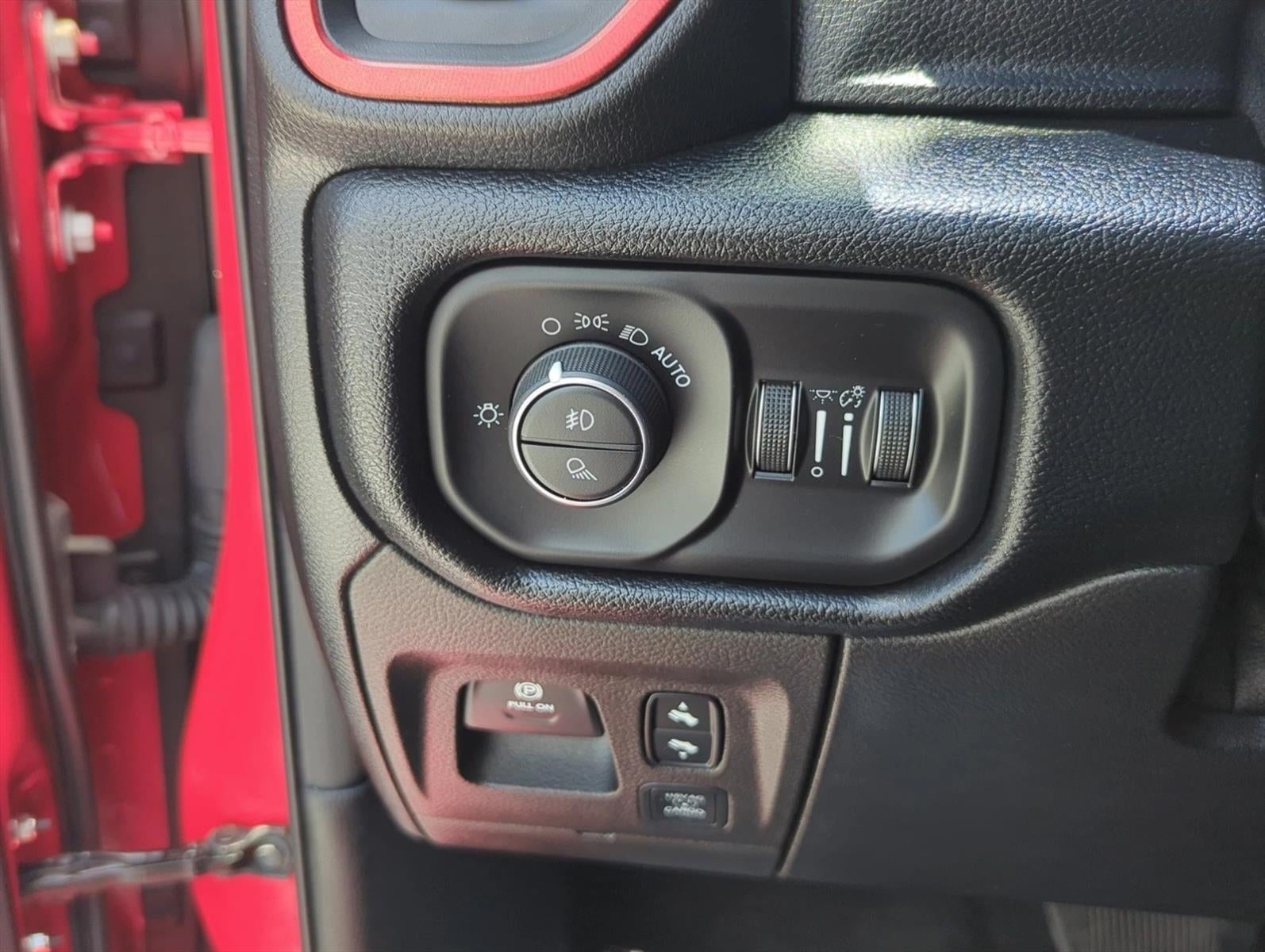 2019 RAM 1500 Rebel 4x4 Crew Cab 5'7" Box