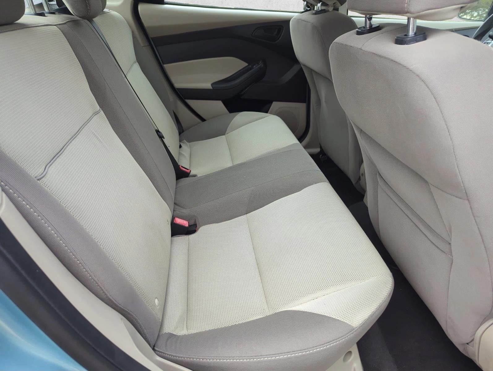 2012 Ford Focus 4dr Sdn SE