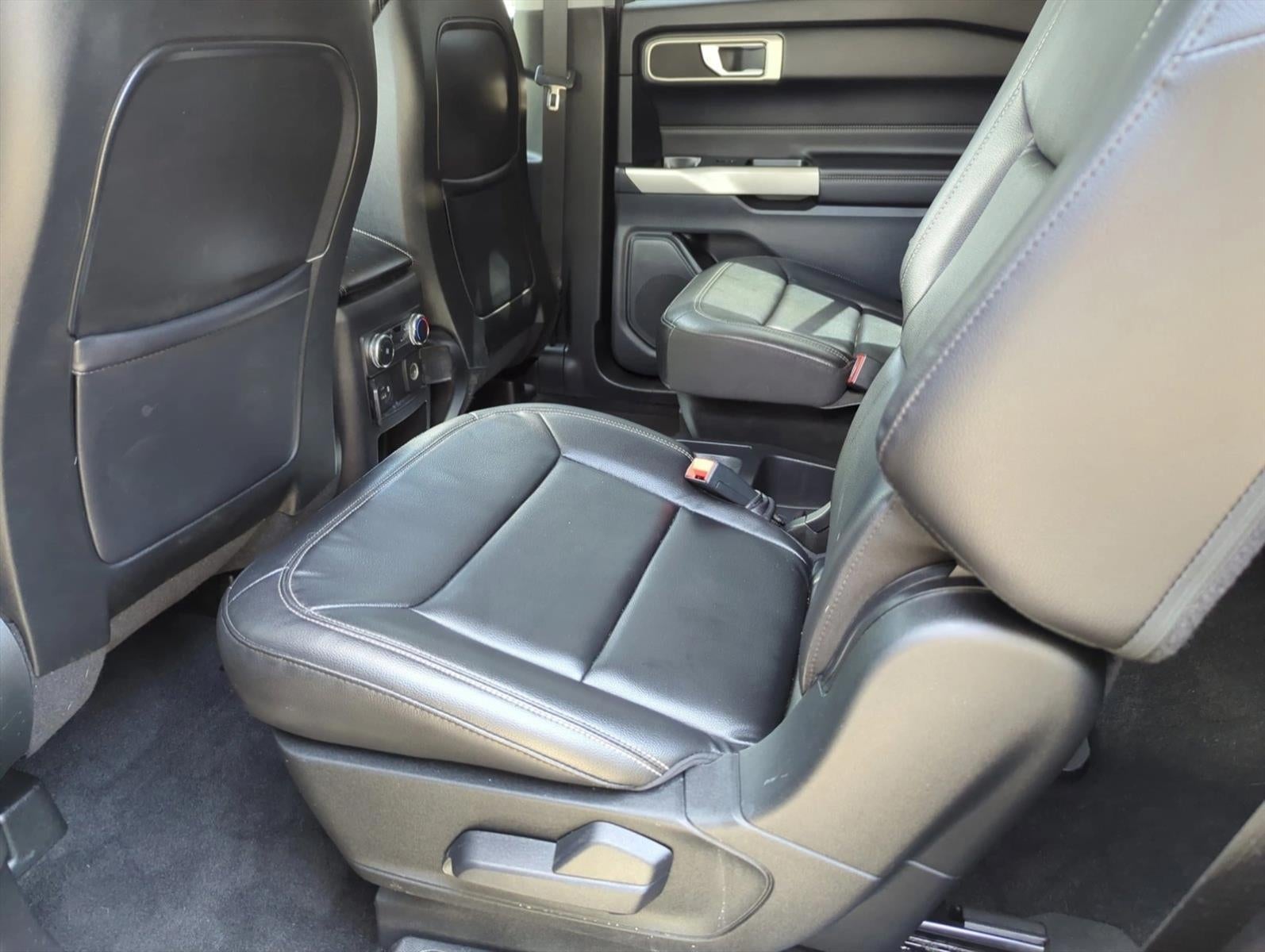 2020 Ford Explorer XLT RWD