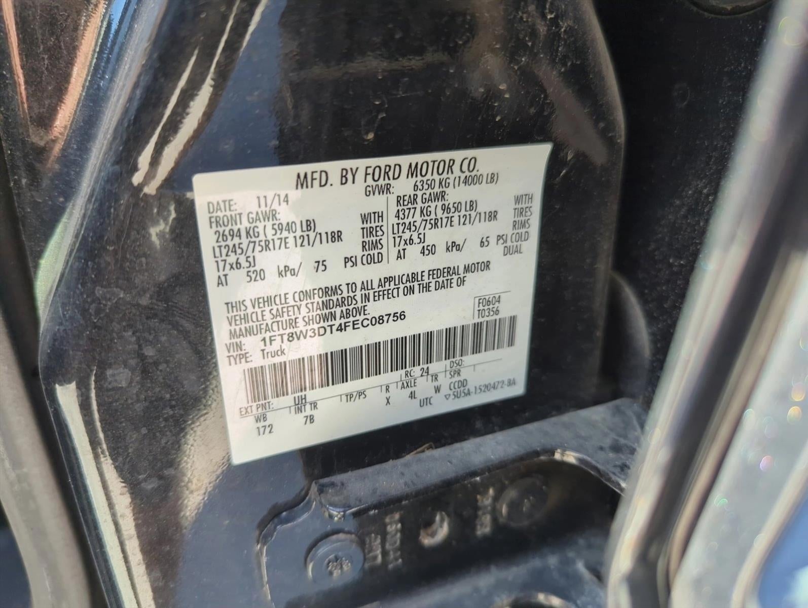 2015 Ford Super Duty F-350 DRW 4WD Crew Cab 8 Ft Box Platinum