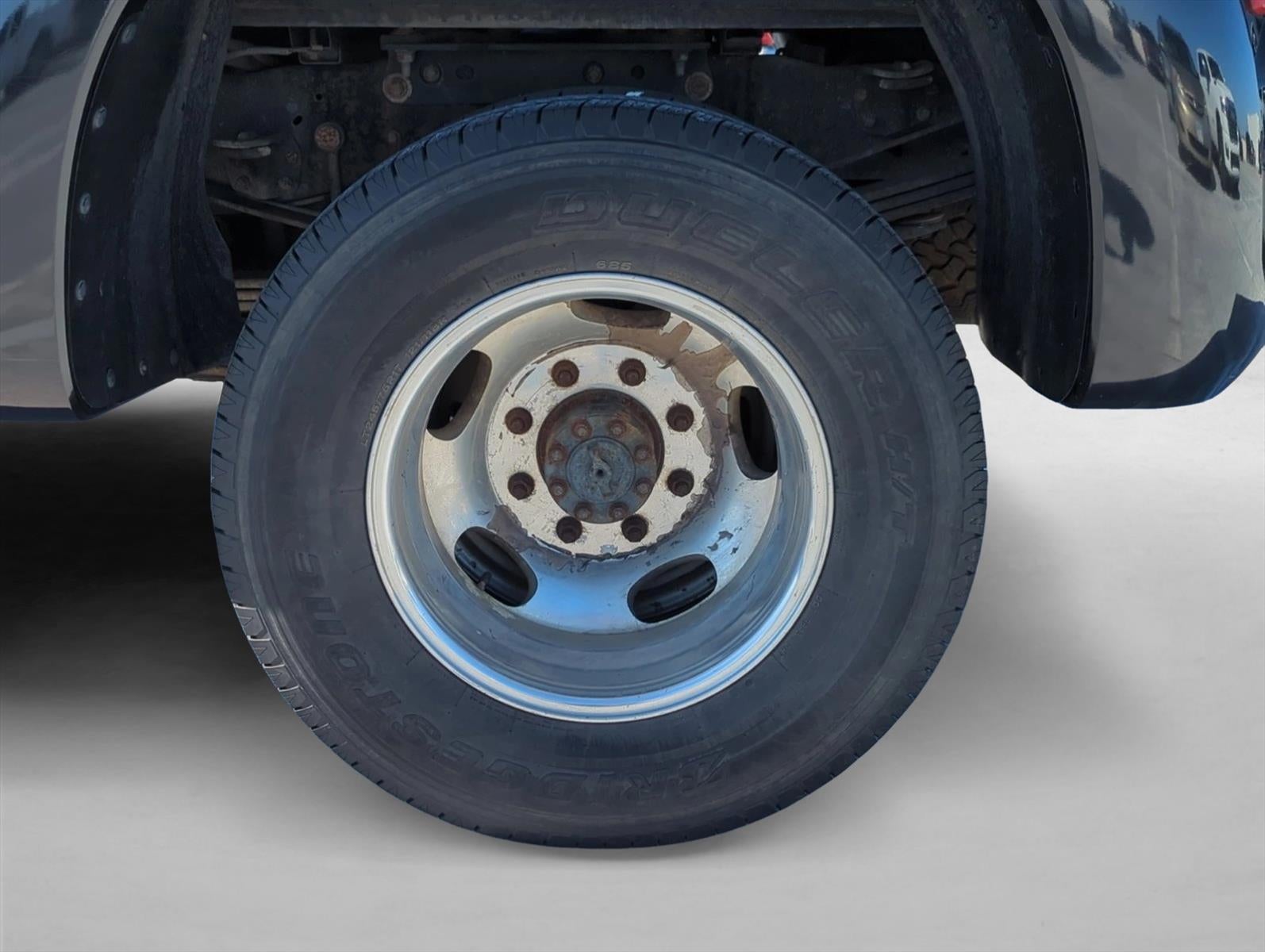 2015 Ford Super Duty F-350 DRW 4WD Crew Cab 8 Ft Box Platinum