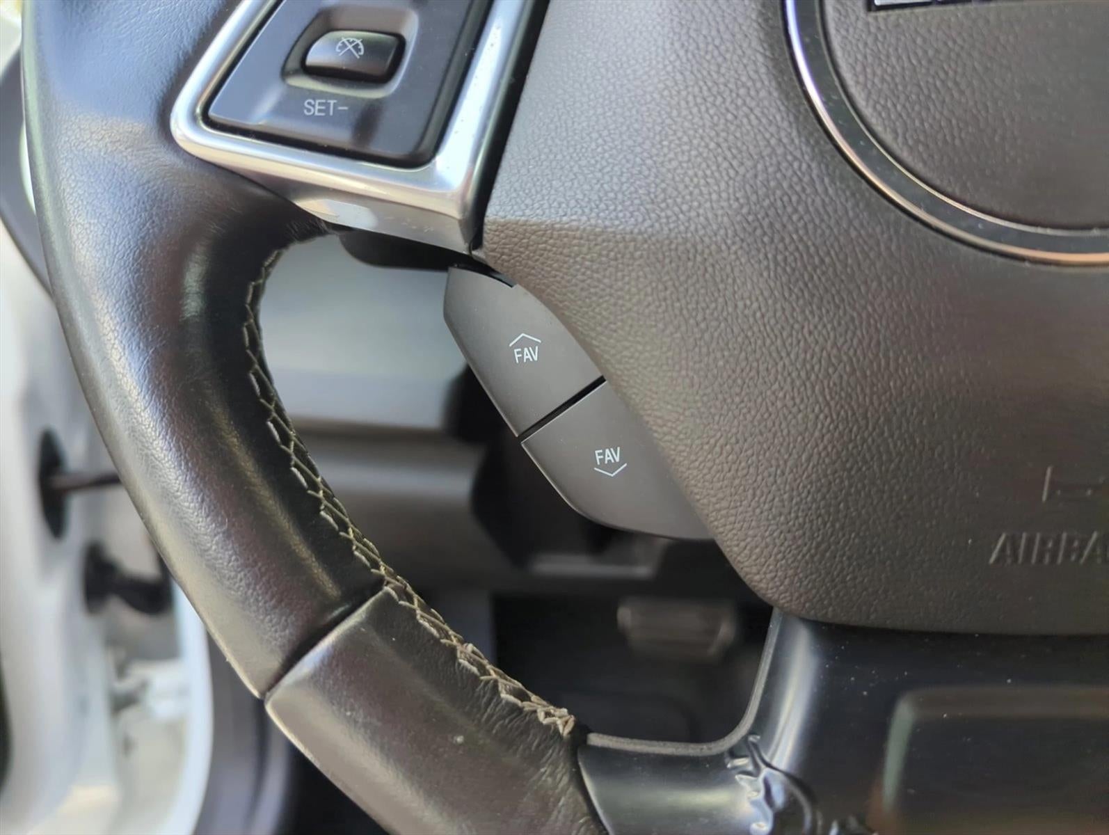 2019 Chevrolet Camaro 2dr Convertible 1LT