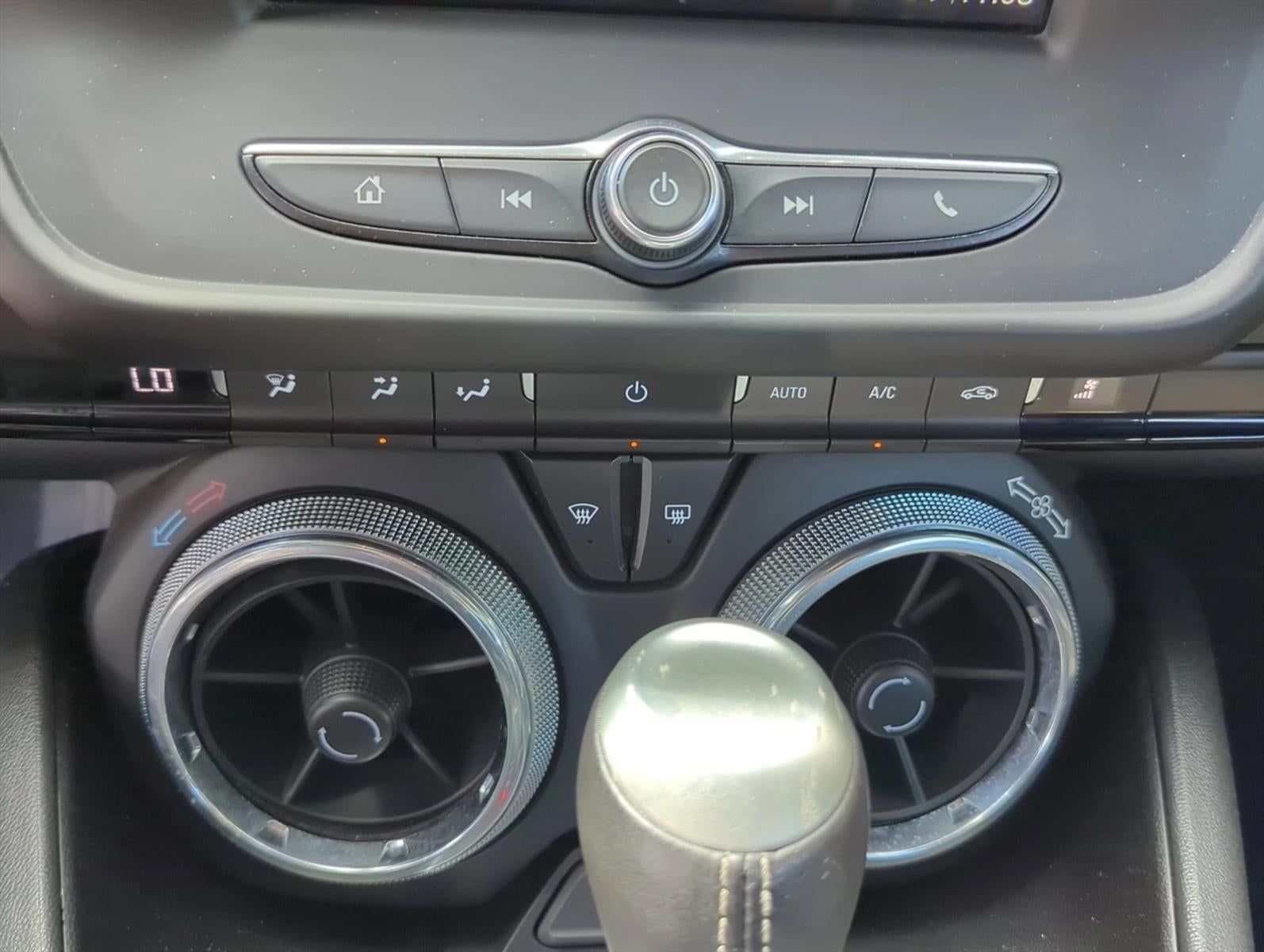 2019 Chevrolet Camaro 2dr Convertible 1LT