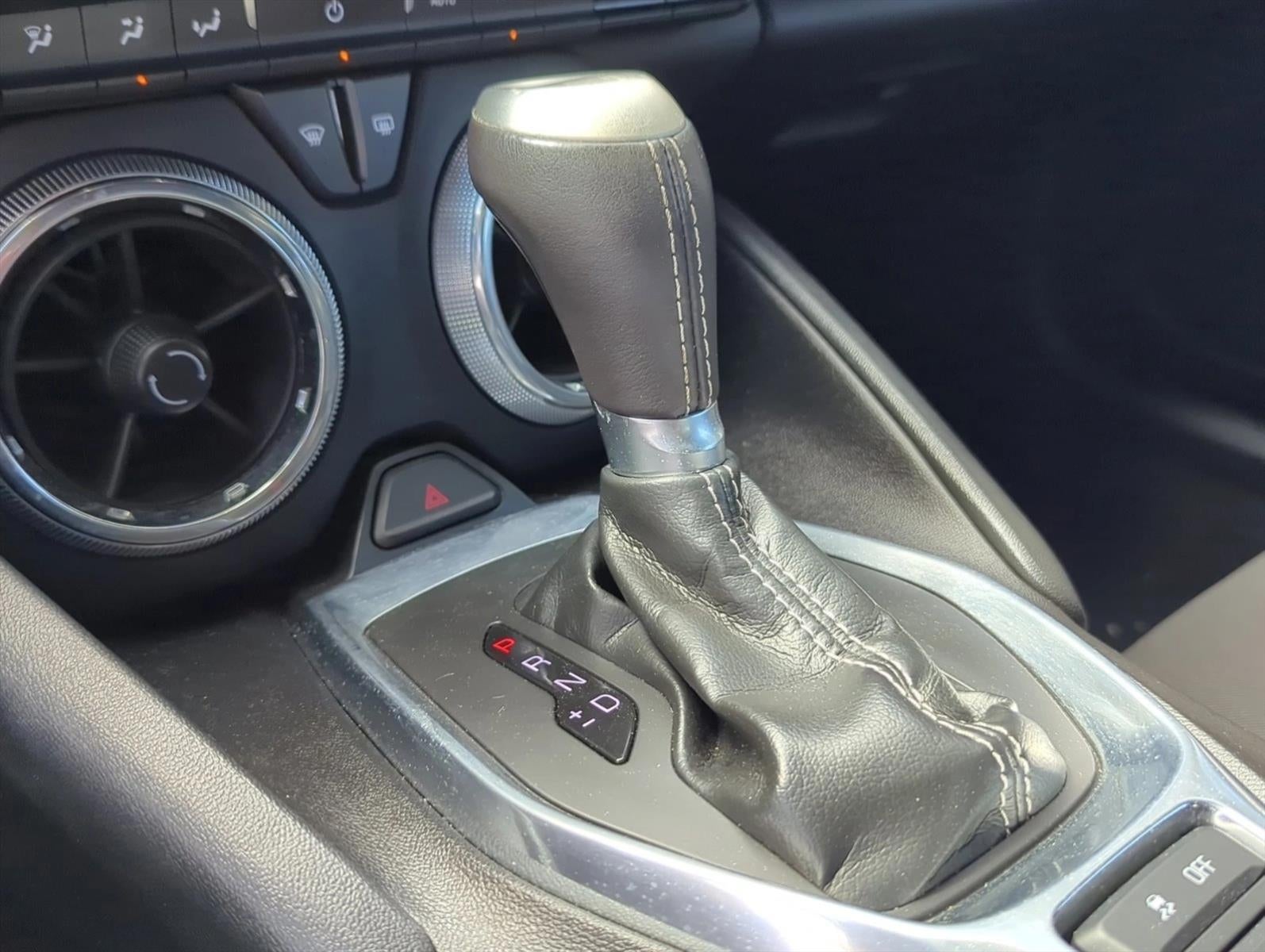 2019 Chevrolet Camaro 2dr Convertible 1LT