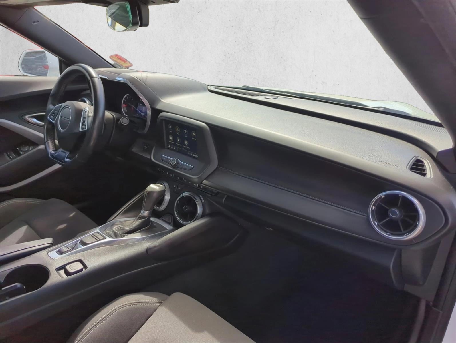 2019 Chevrolet Camaro 2dr Convertible 1LT
