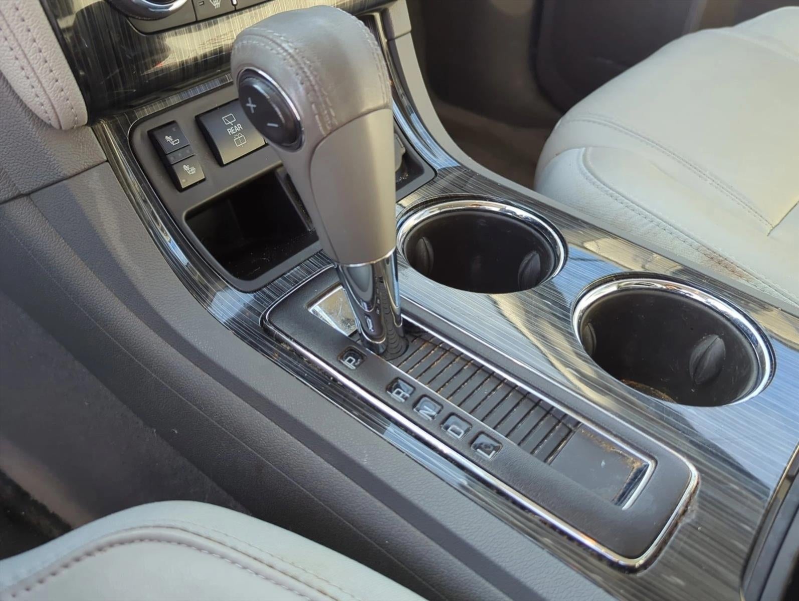 2017 Chevrolet Traverse FWD 2LT