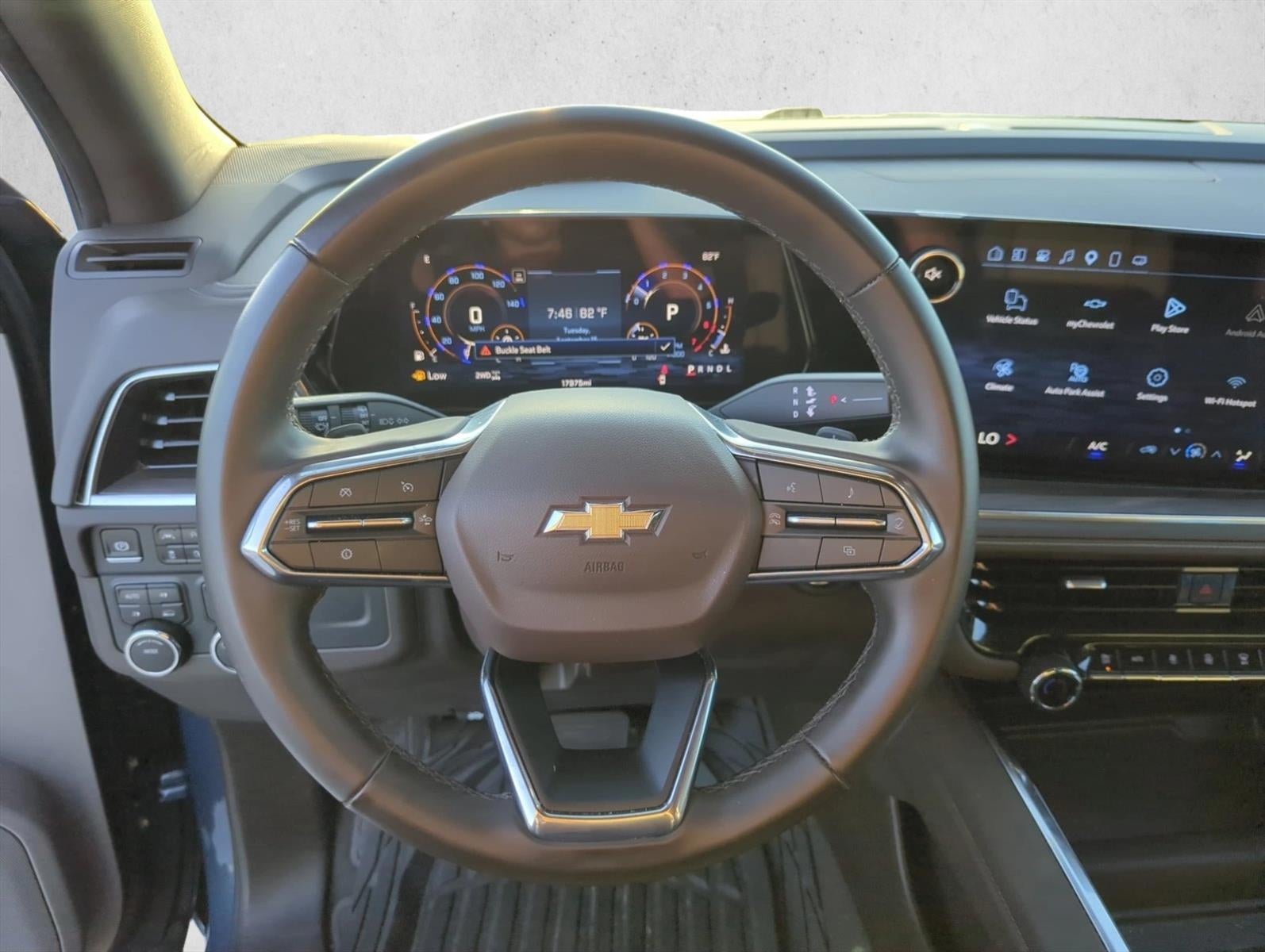 2025 Chevrolet Suburban 4WD LS