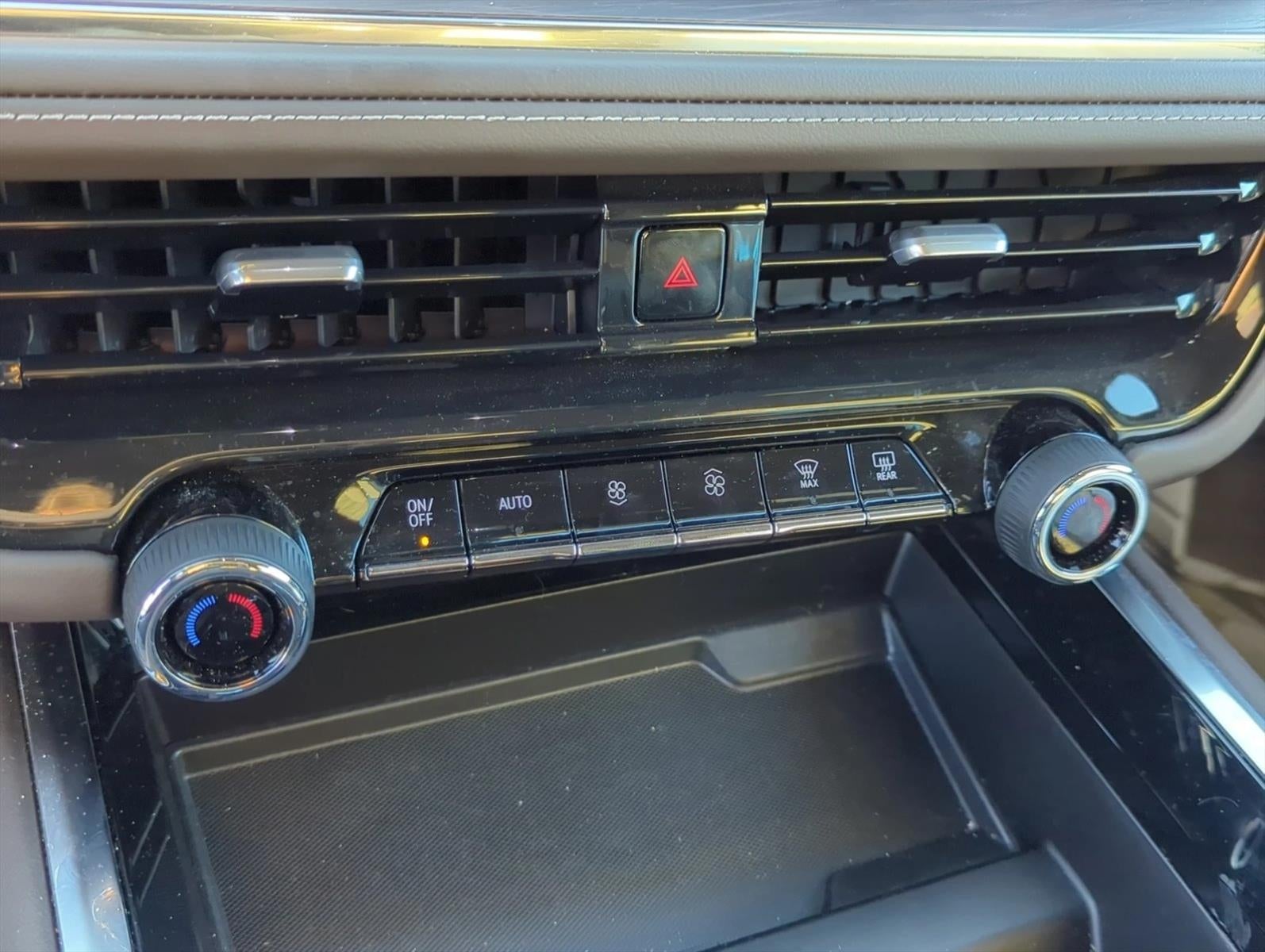 2025 Chevrolet Suburban 4WD LS