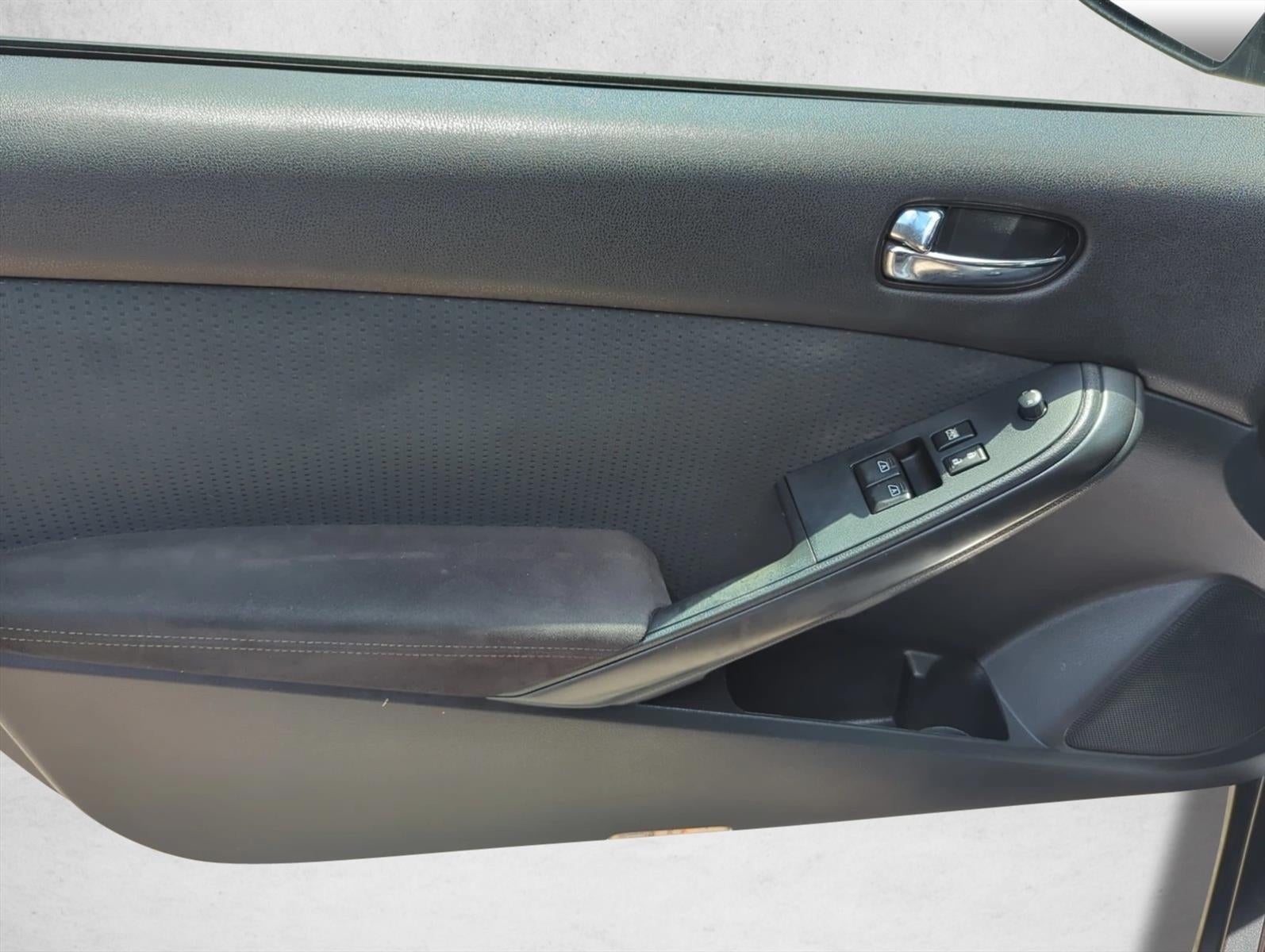 2013 Nissan Altima 2dr Cpe I4 2.5 S