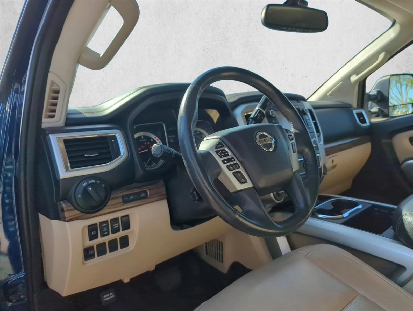 2016 Nissan Titan XD 4WD Crew Cab SL Diesel