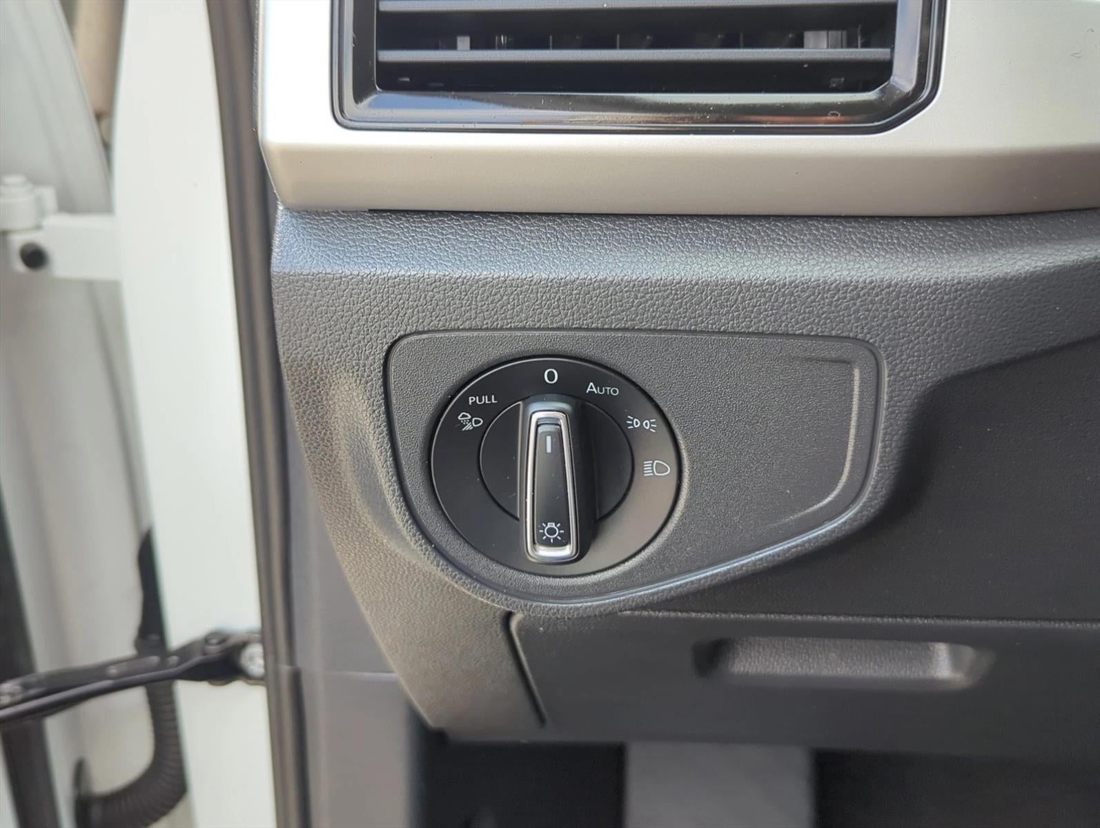 2023 Volkswagen Atlas 3.6L V6 SE w/Technology FWD