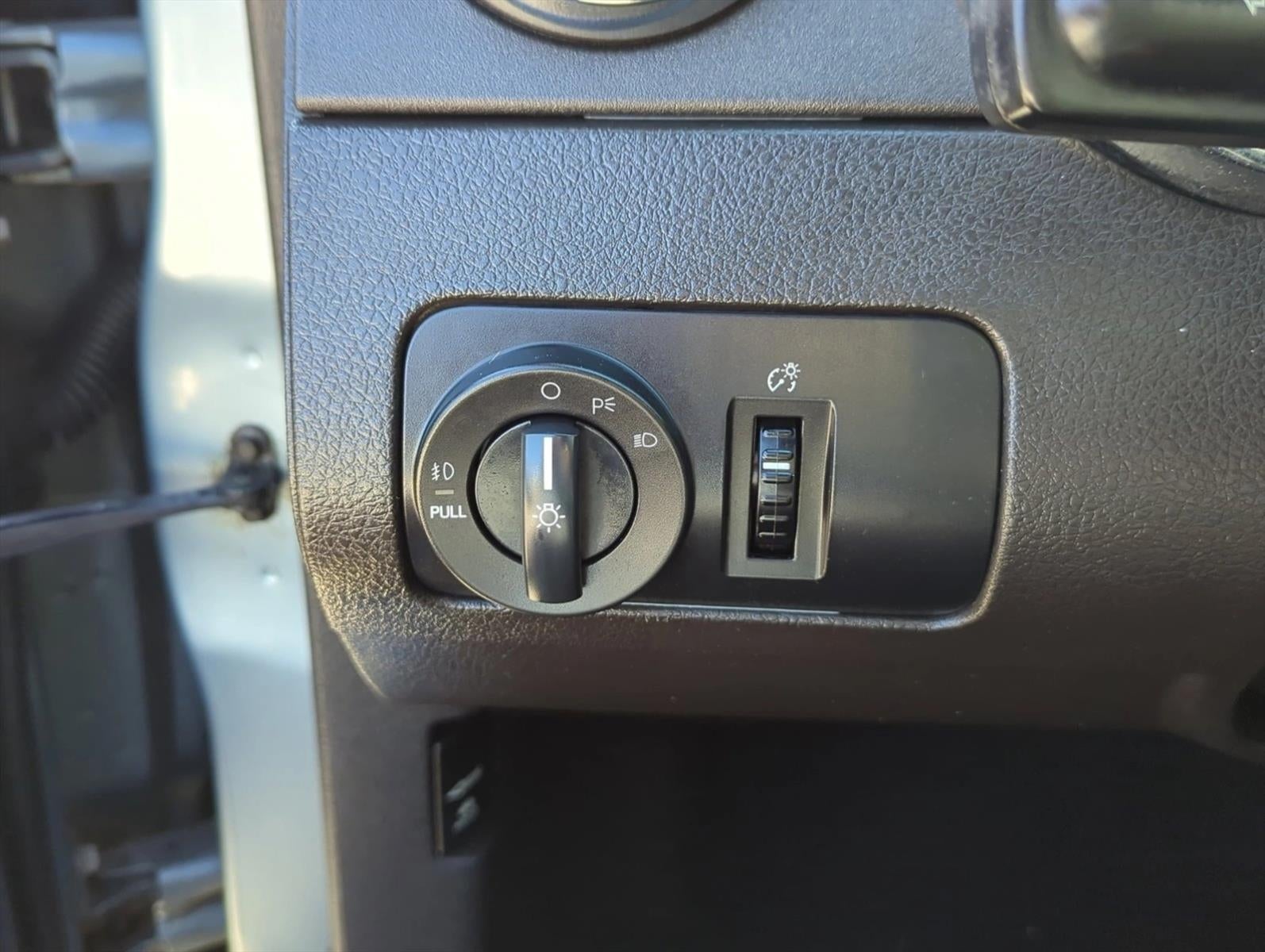 2007 Ford Mustang 2dr Conv Deluxe