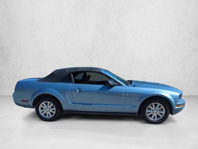 2007 Ford Mustang 2dr Conv Deluxe