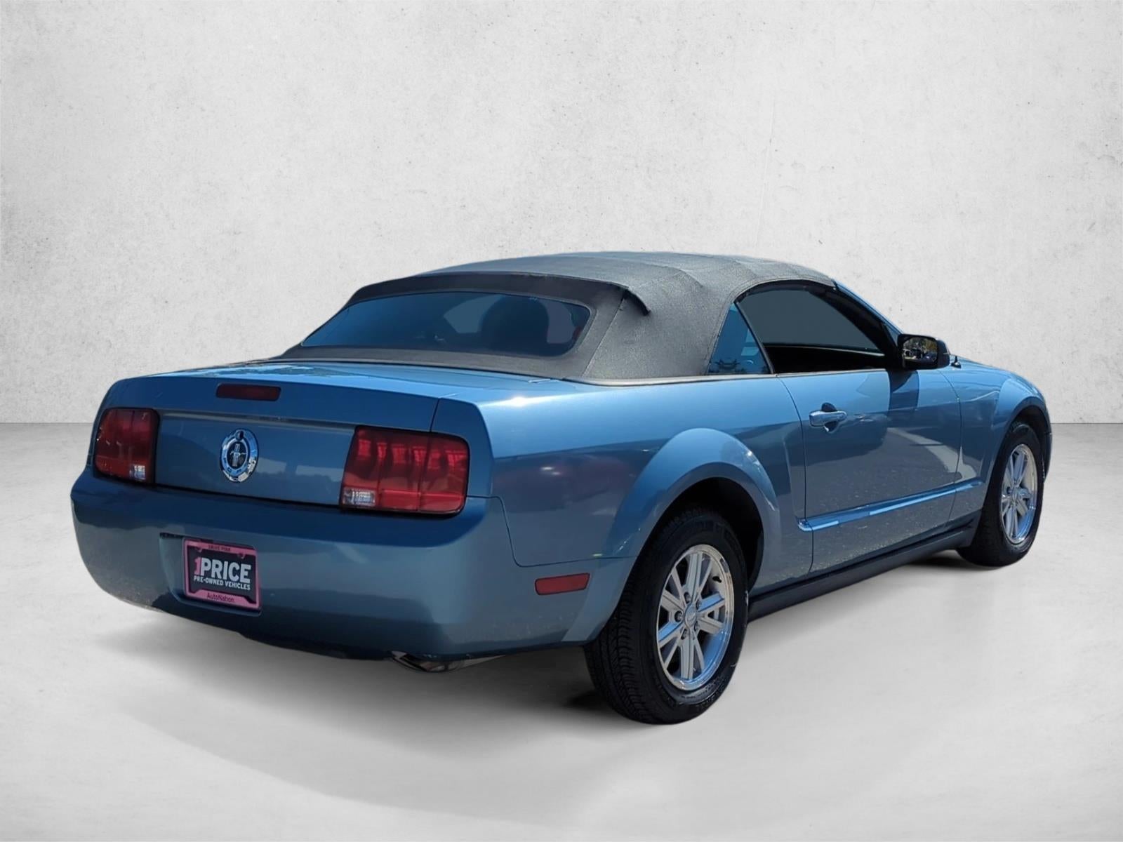 2007 Ford Mustang 2dr Conv Deluxe