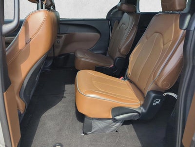 2017 Chrysler Pacifica Limited FWD