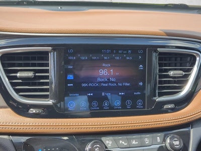 2017 Chrysler Pacifica Limited FWD