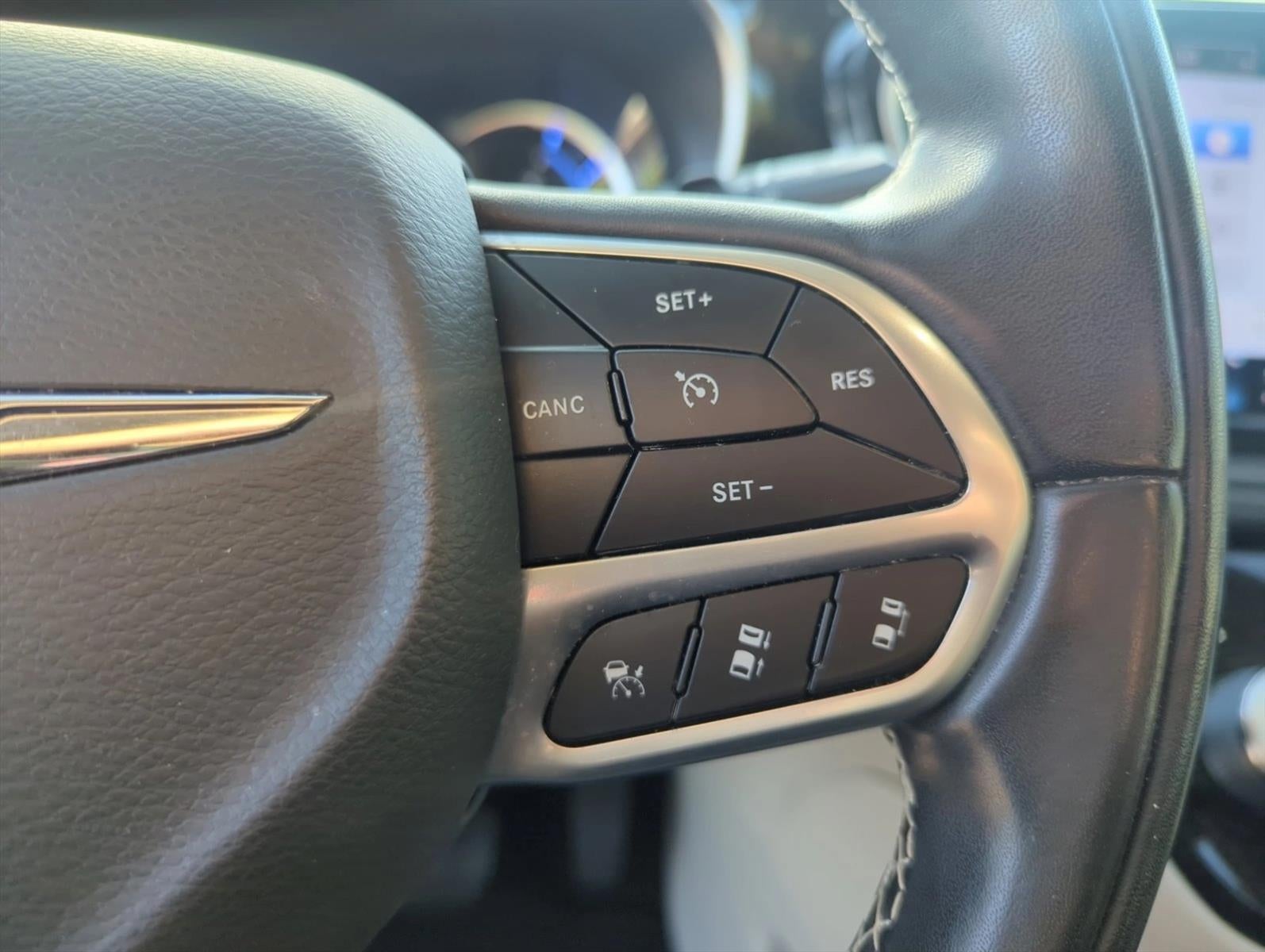 2022 Chrysler Pacifica Hybrid Limited FWD