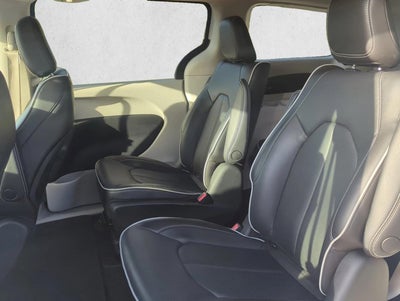 2022 Chrysler Pacifica Hybrid Limited FWD