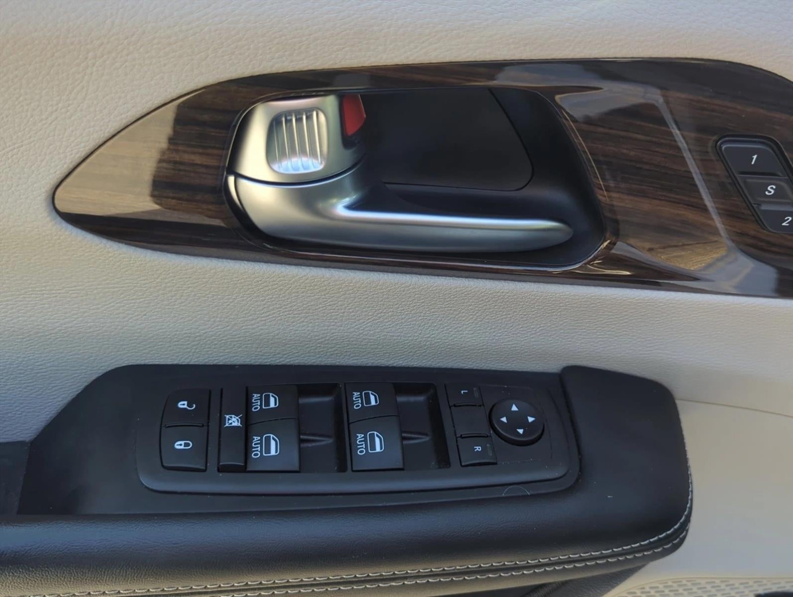 2022 Chrysler Pacifica Hybrid Limited FWD