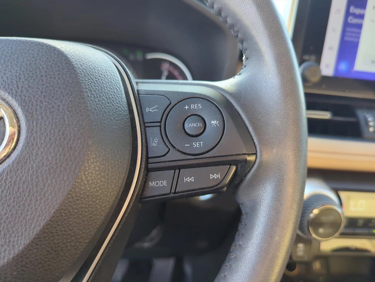 2023 Toyota RAV4 XLE Premium FWD (Natl)