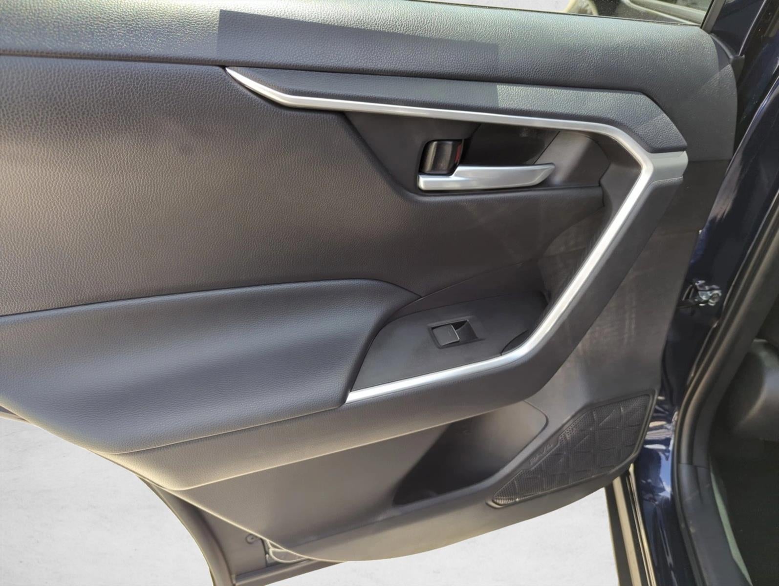 2025 Toyota RAV4 XLE Premium FWD (Natl)