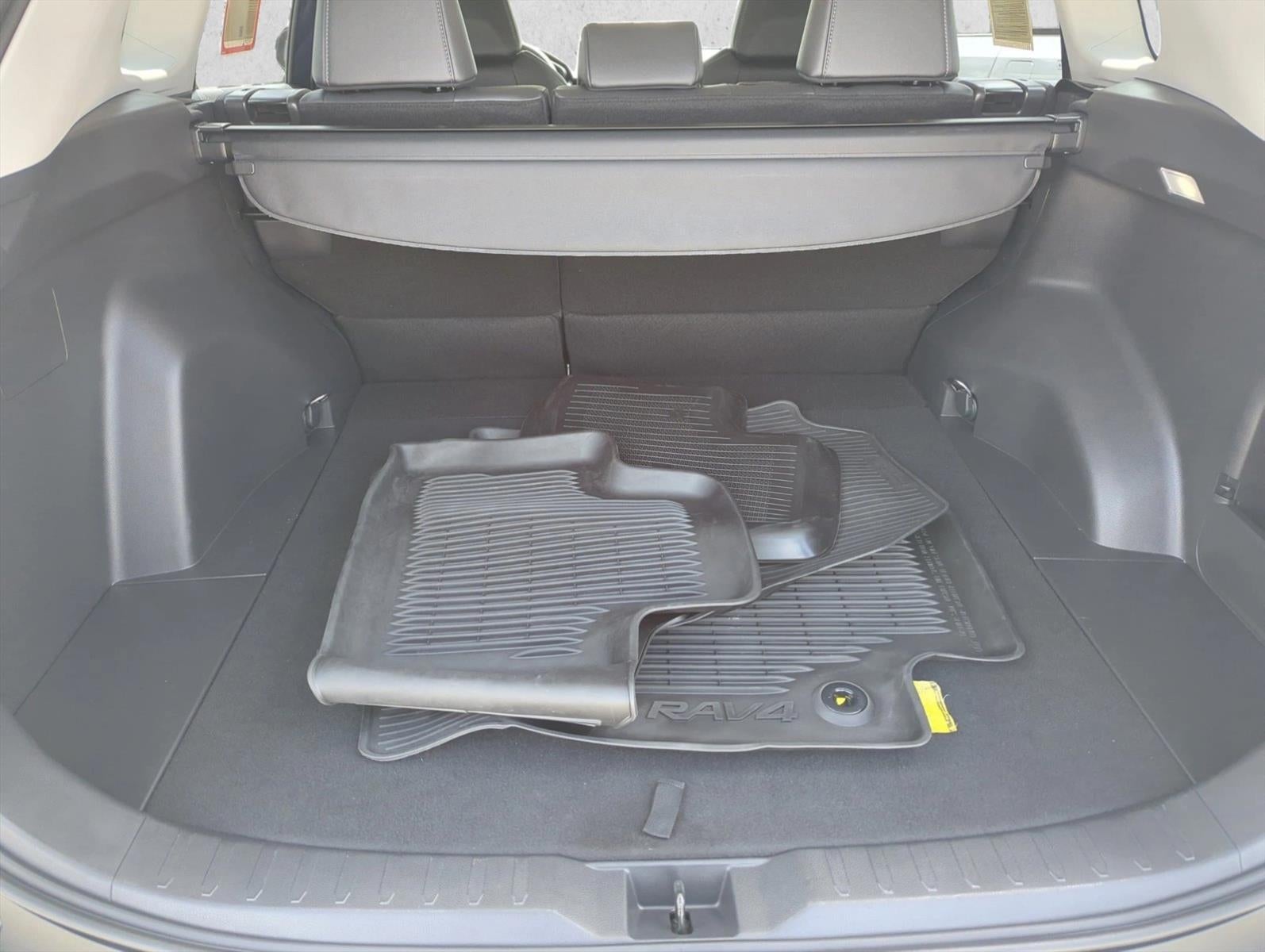 2025 Toyota RAV4 XLE Premium FWD (Natl)