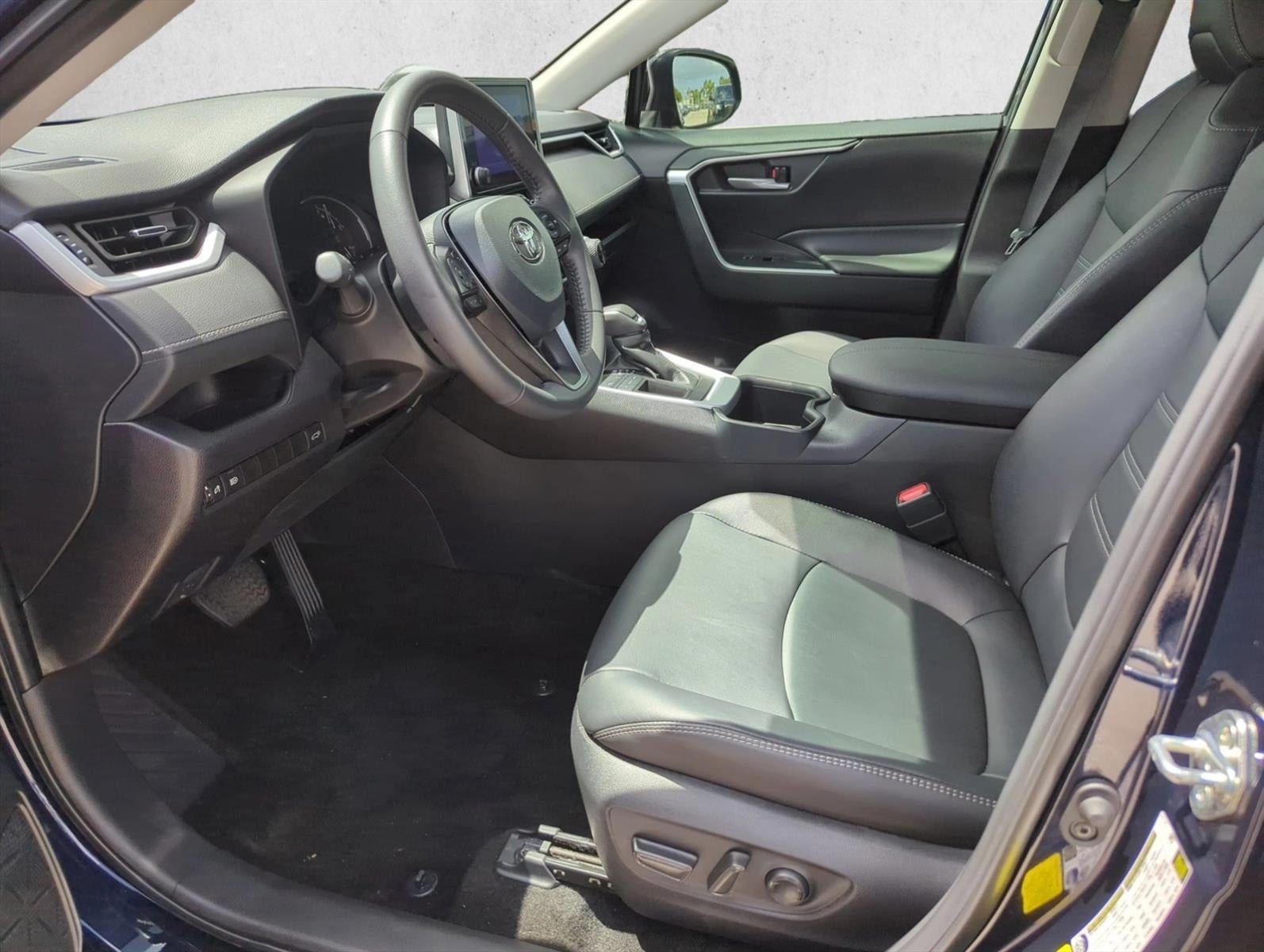 2025 Toyota RAV4 XLE Premium FWD (Natl)