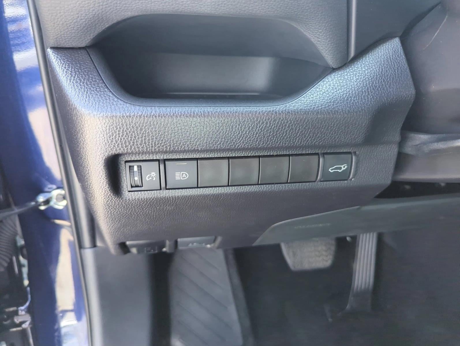 2025 Toyota RAV4 XLE Premium FWD (Natl)